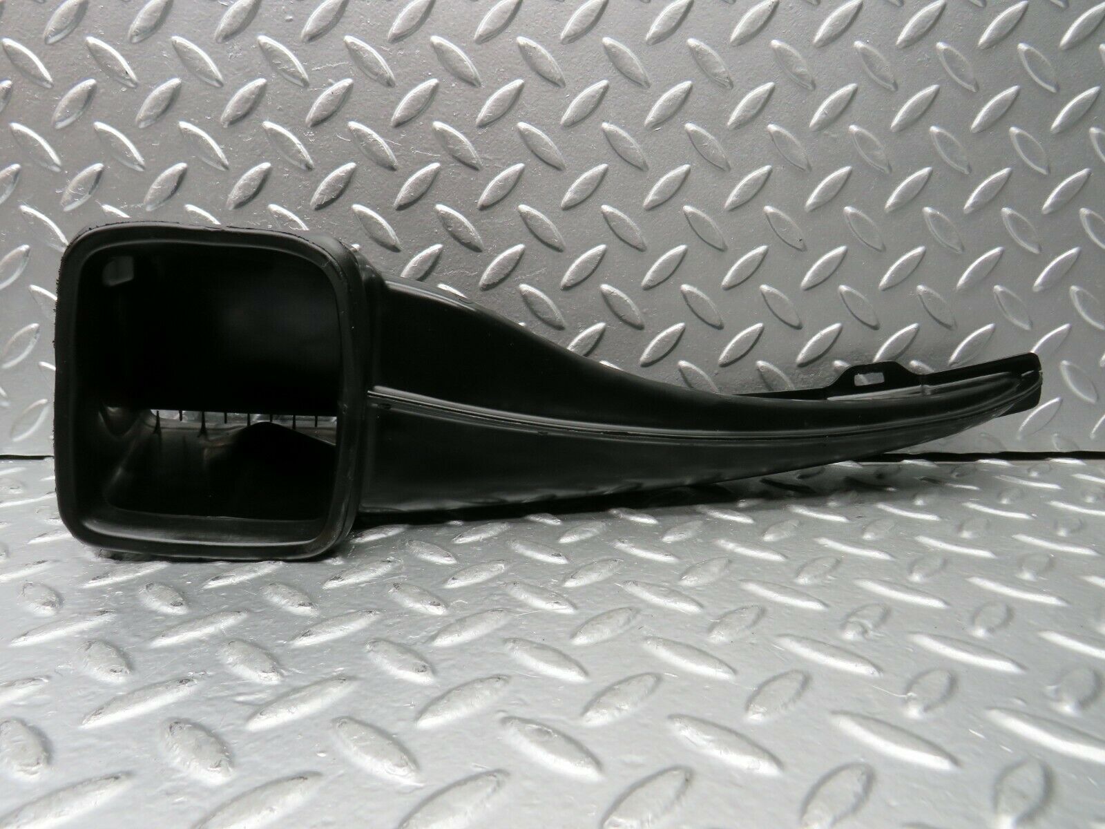 22950 Mercedes-Benz C123 230CE Coupe Air Duct Vent Pair 1238300119 1238300219