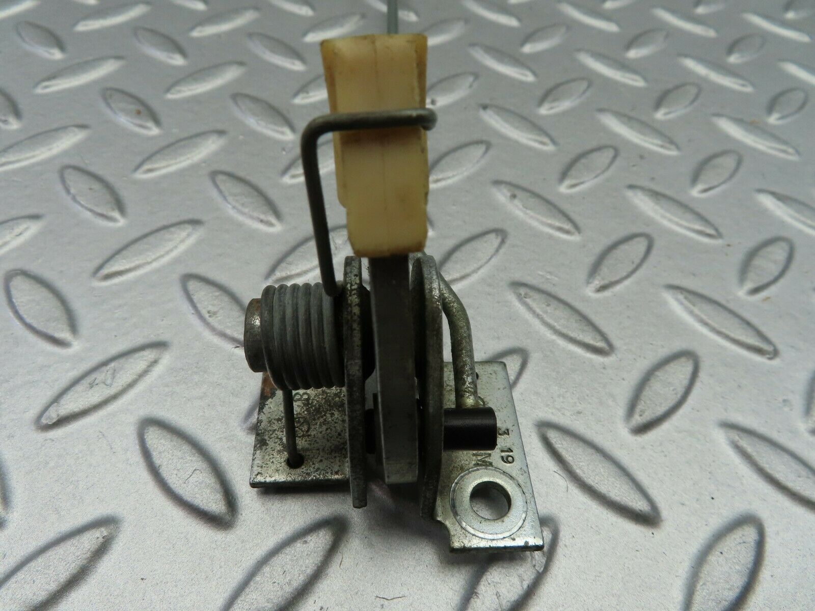 6645 Mercedes-Benz S124 E220 Wagon Rear Seat Bench Locking Mechanism Lock Left