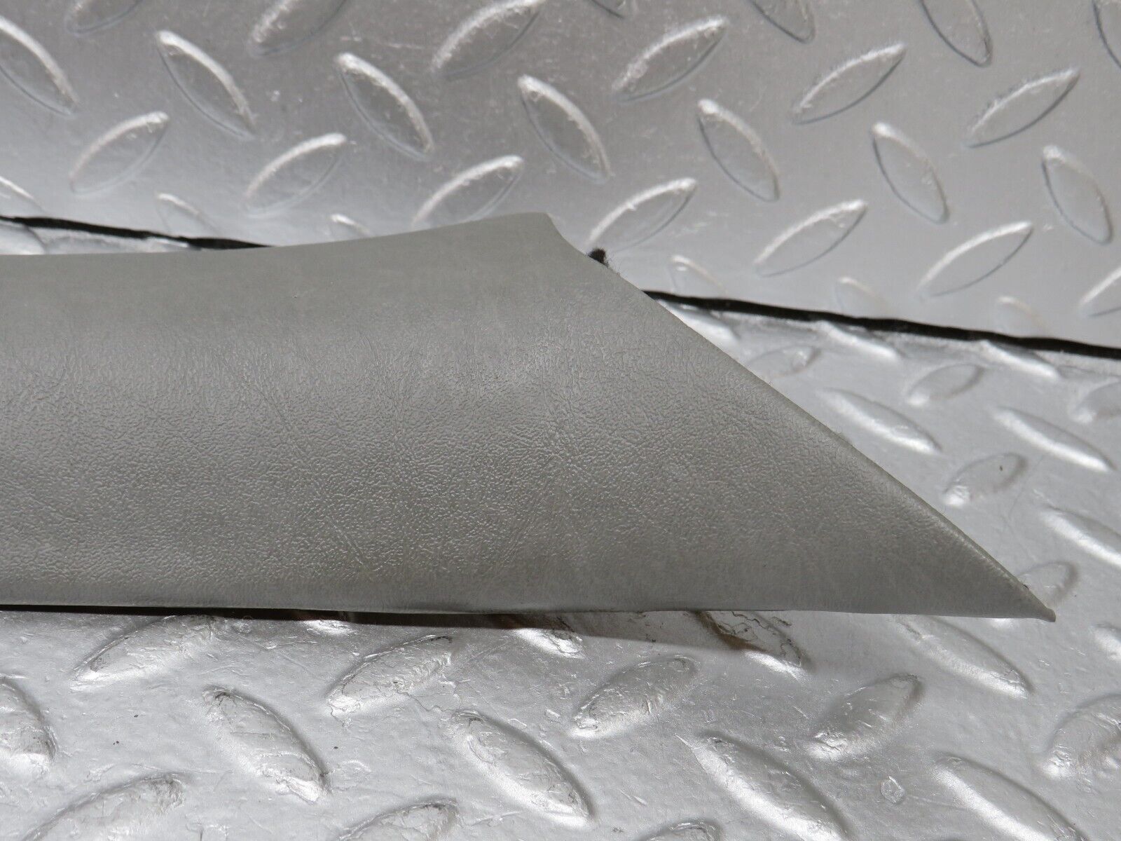 36059 Mercedes-Benz W126 420SE A Pillar Interior Cover Right Side Grey