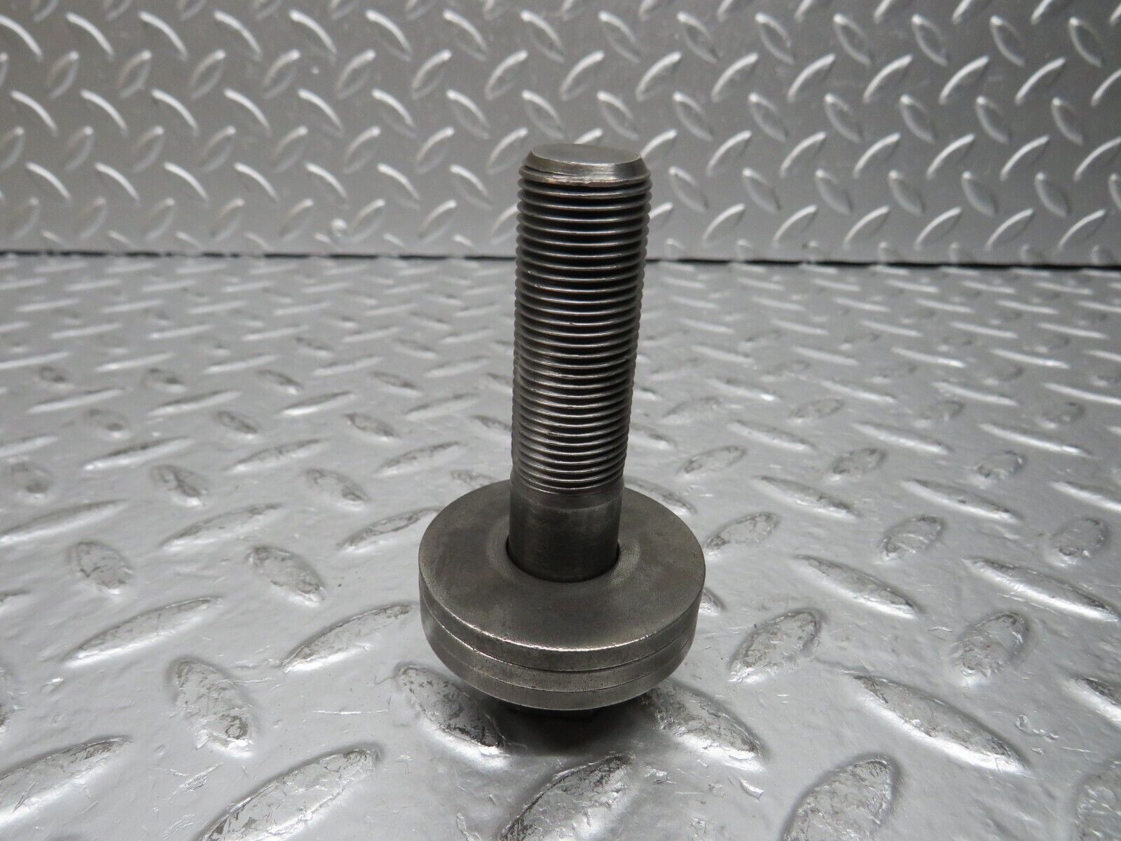 29885 Mercedes-Benz W123 230E Crankshaft Bolt