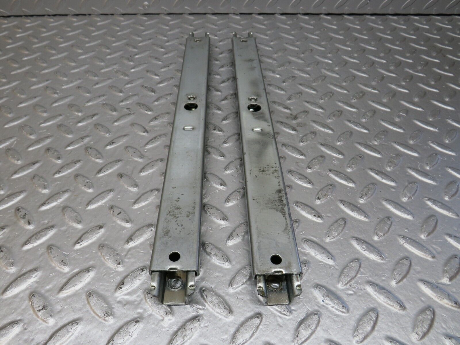 33887 Mercedes-Benz C123 230CE Coupe Front Right Seat Rail Pair