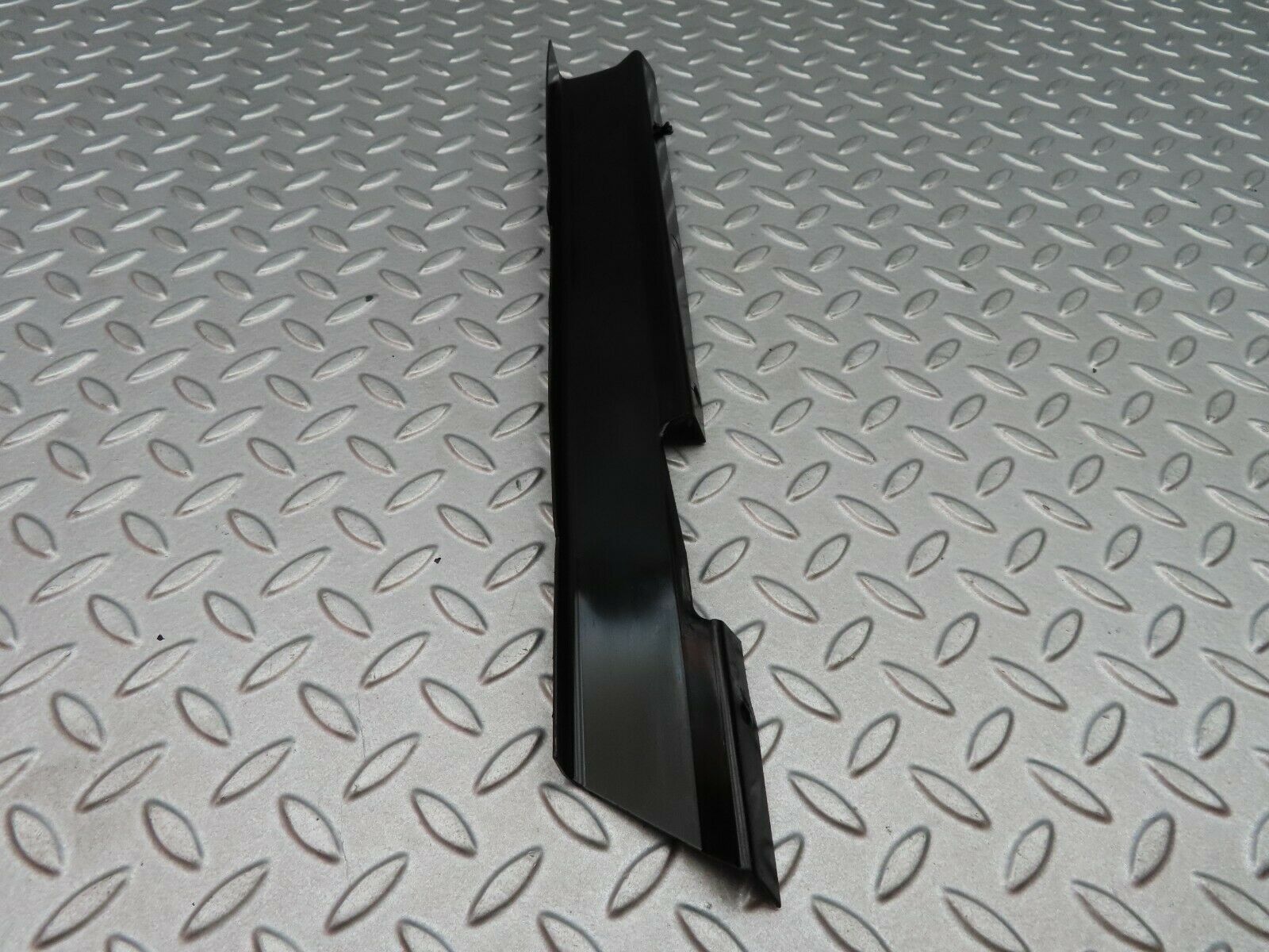 5687 Mercedes-Benz W123 200 Cable Channel Cover Front Right 1238211036