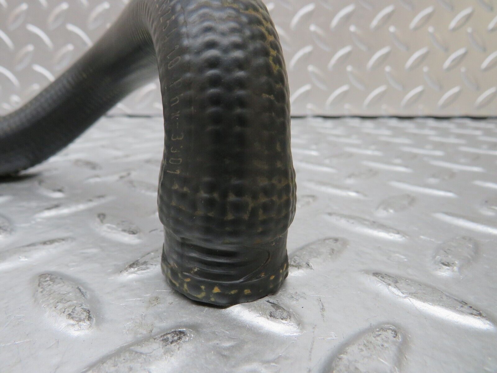 26318 Mercedes-Benz W116 450SE Air Intake Breather Hose 1160940482