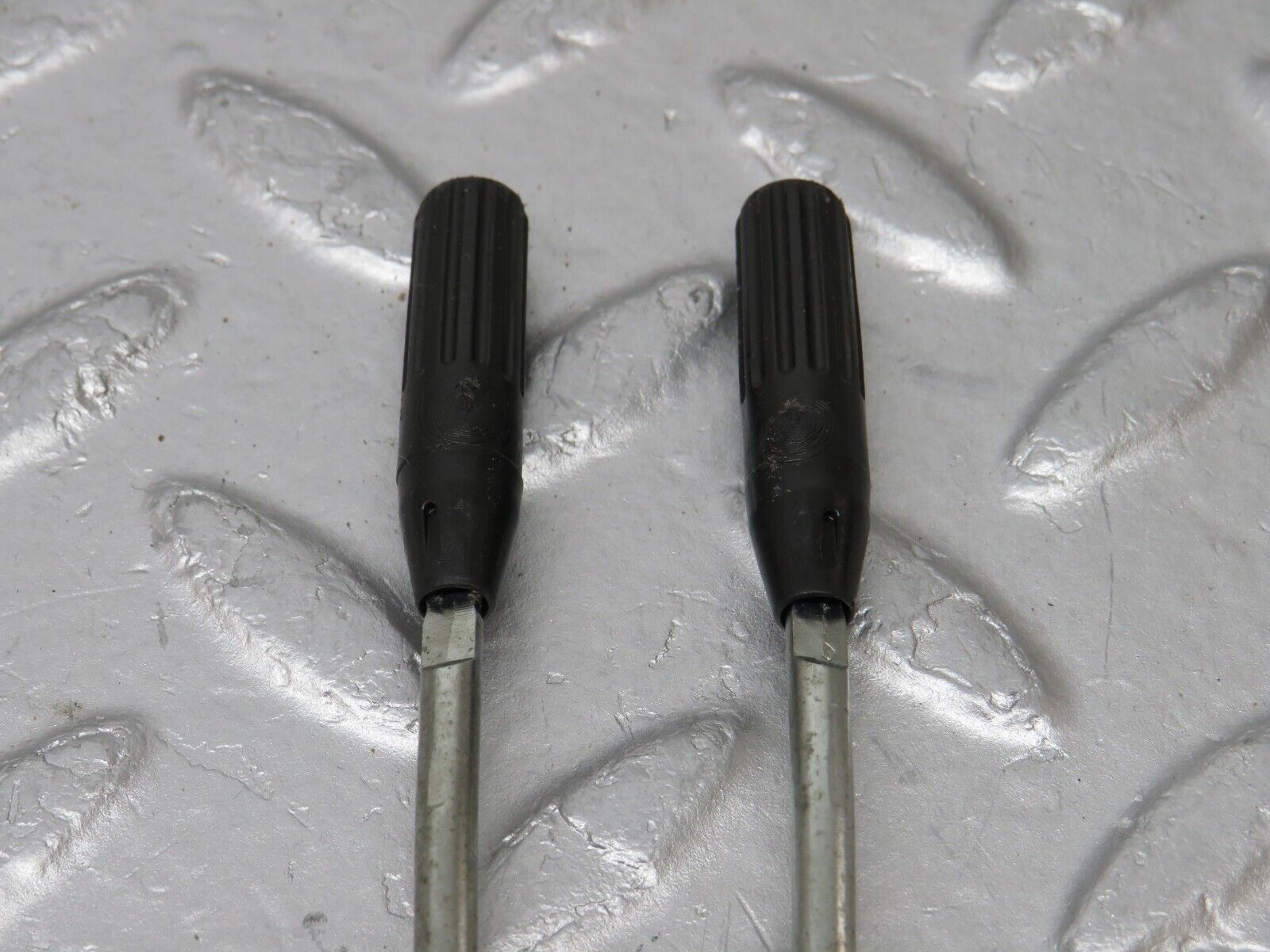 34748 Mercedes-Benz W210 320E Front Door Lock Knob Pair