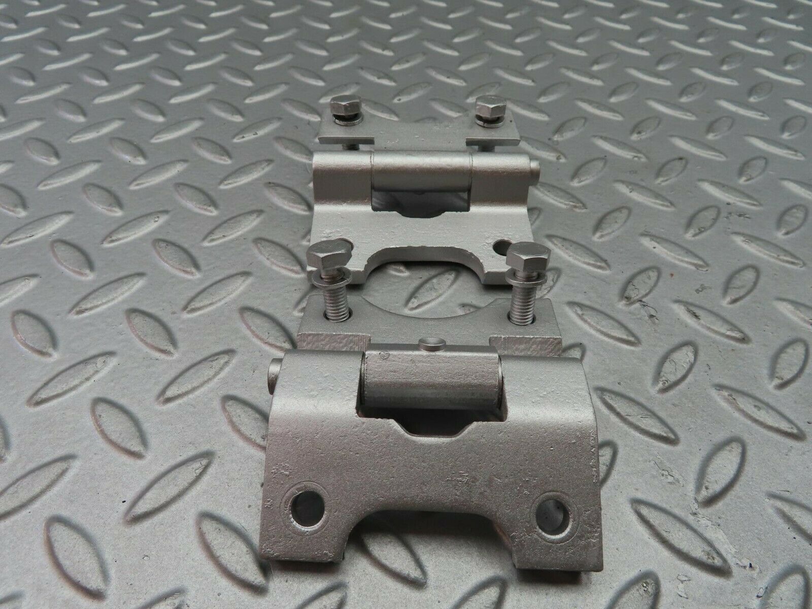 7211 Mercedes-Benz C107 350SLC Coupe Door Hinges Right Pair