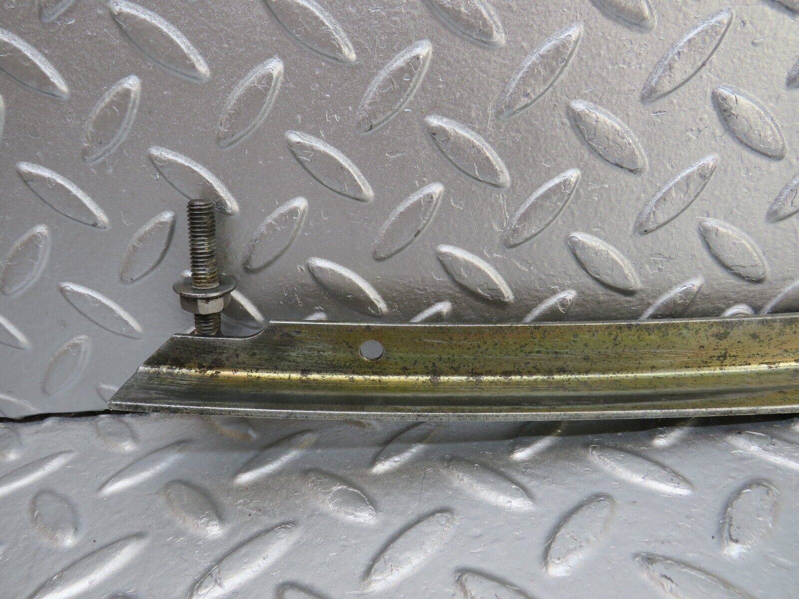 34303 Mercedes-Benz C126 380SEC Coupe Front Left Door Window Channel