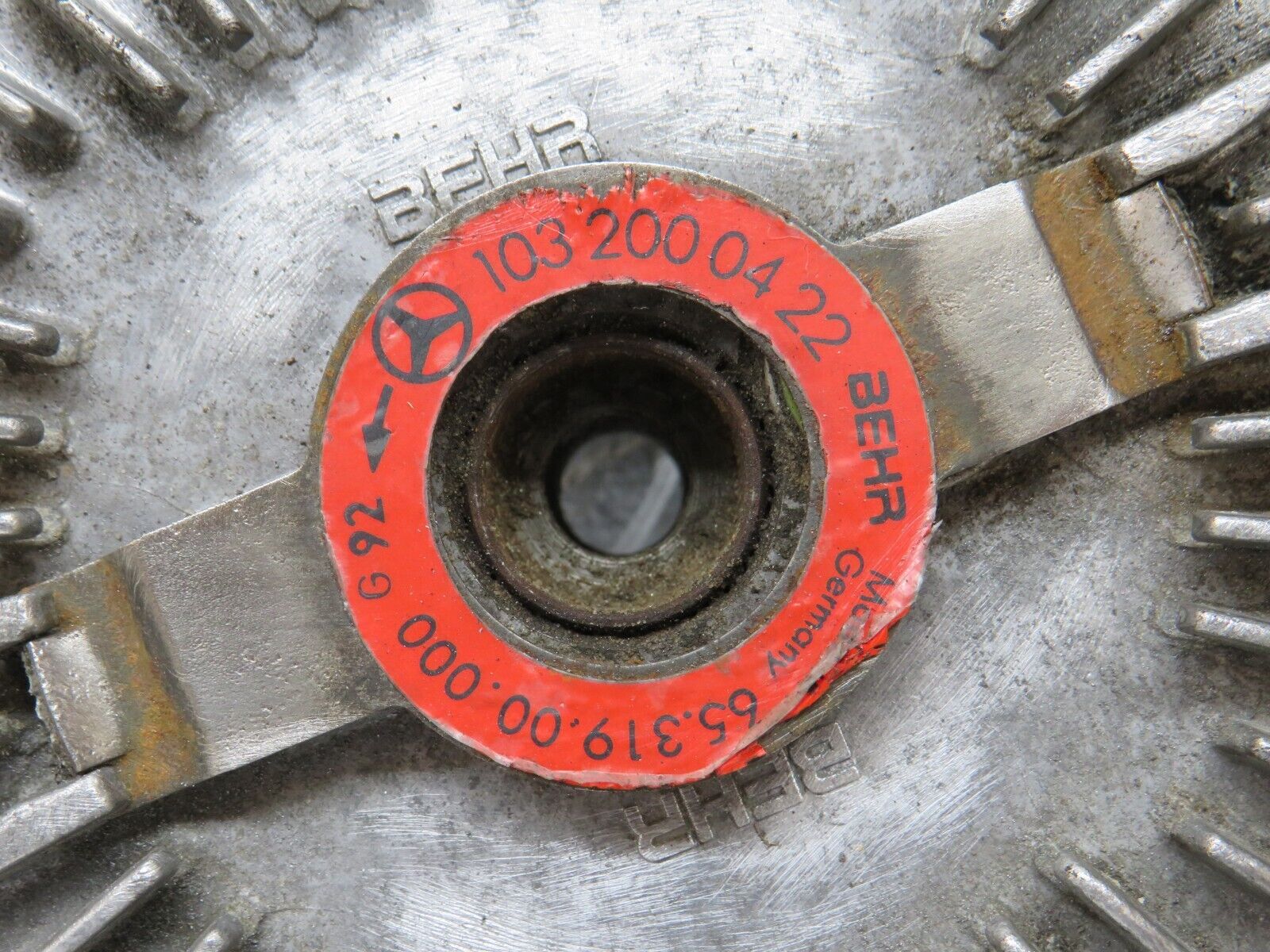 34101 Mercedes-Benz W124 260E Fan Clutch 1032000422