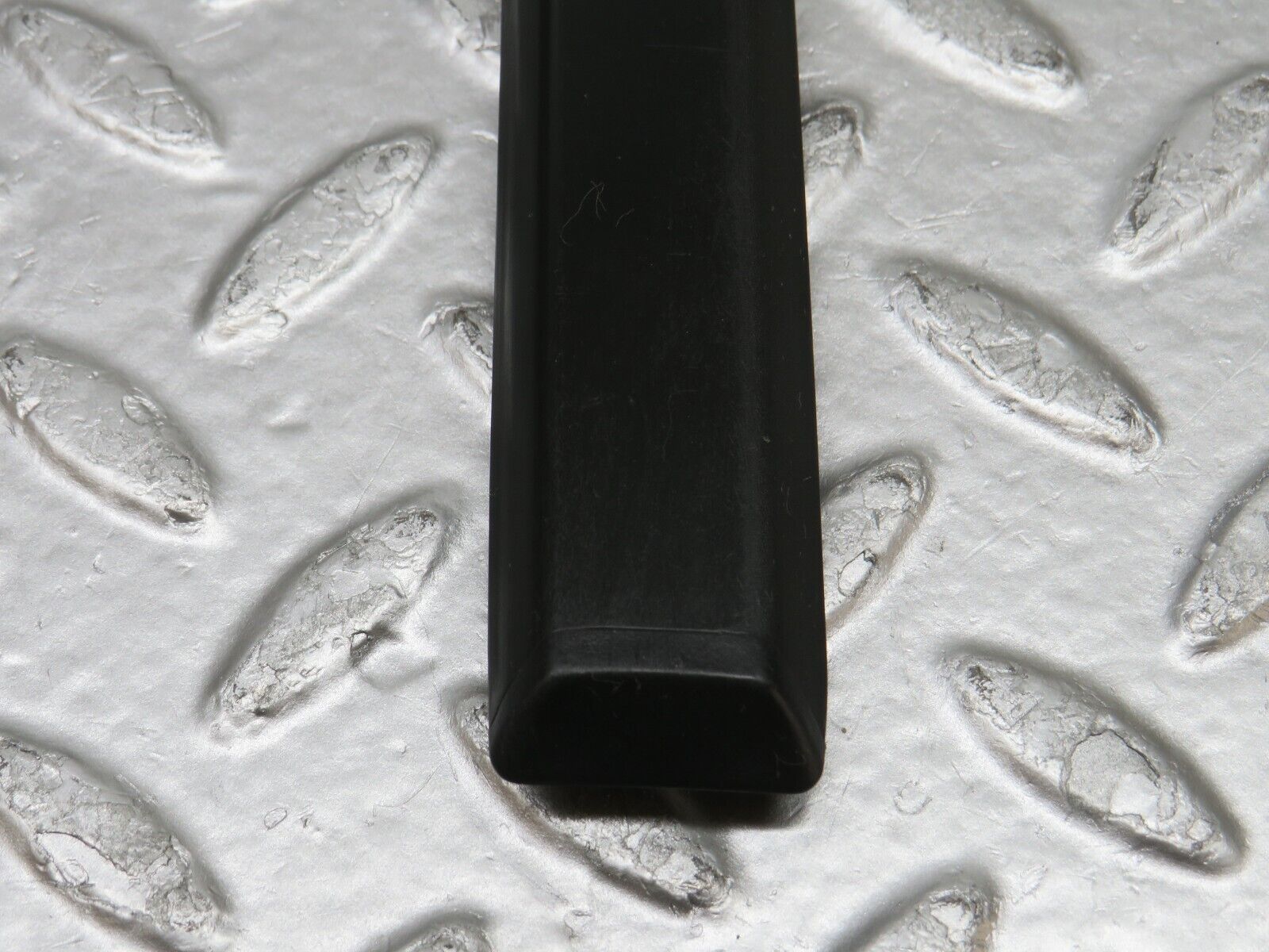 33847 Mercedes-Benz W201 190E 2.0L Rear Right Door Centre Moulding Trim