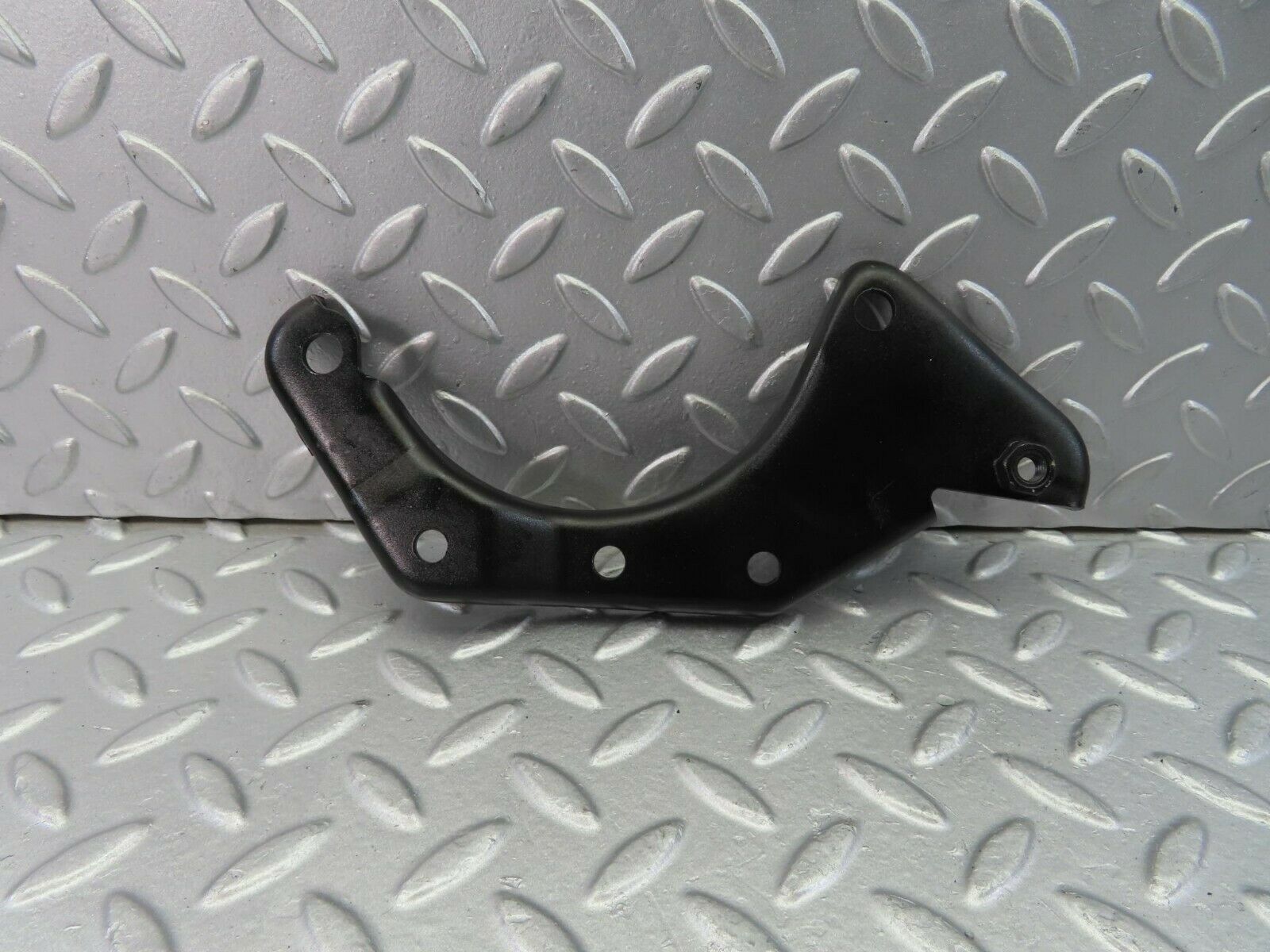 10583 Mercedes-Benz W201 190E Power Steering Pump Bracket