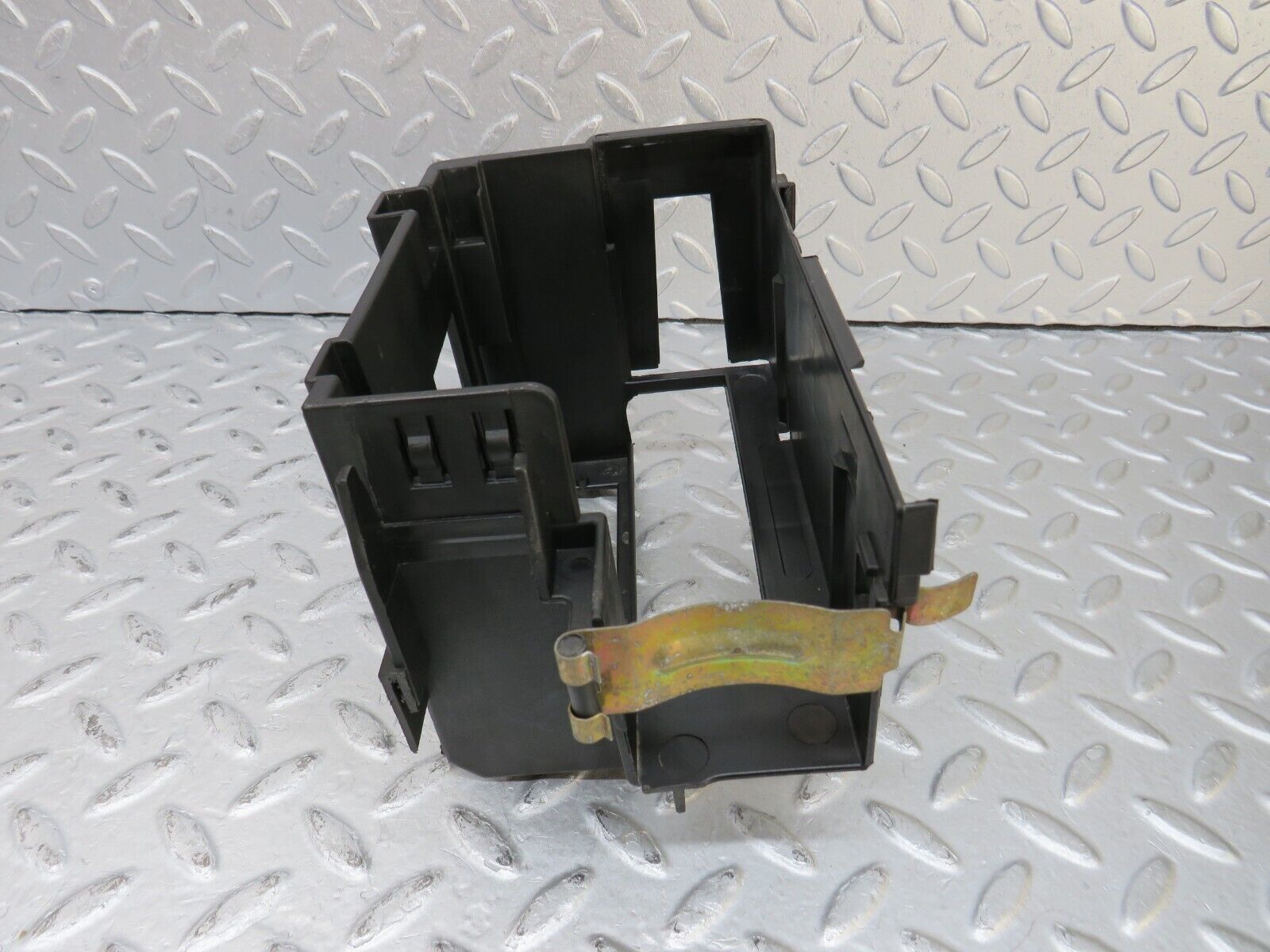 36474 Mercedes-Benz W201 190E 2.0L ECU Bracket 2015461743