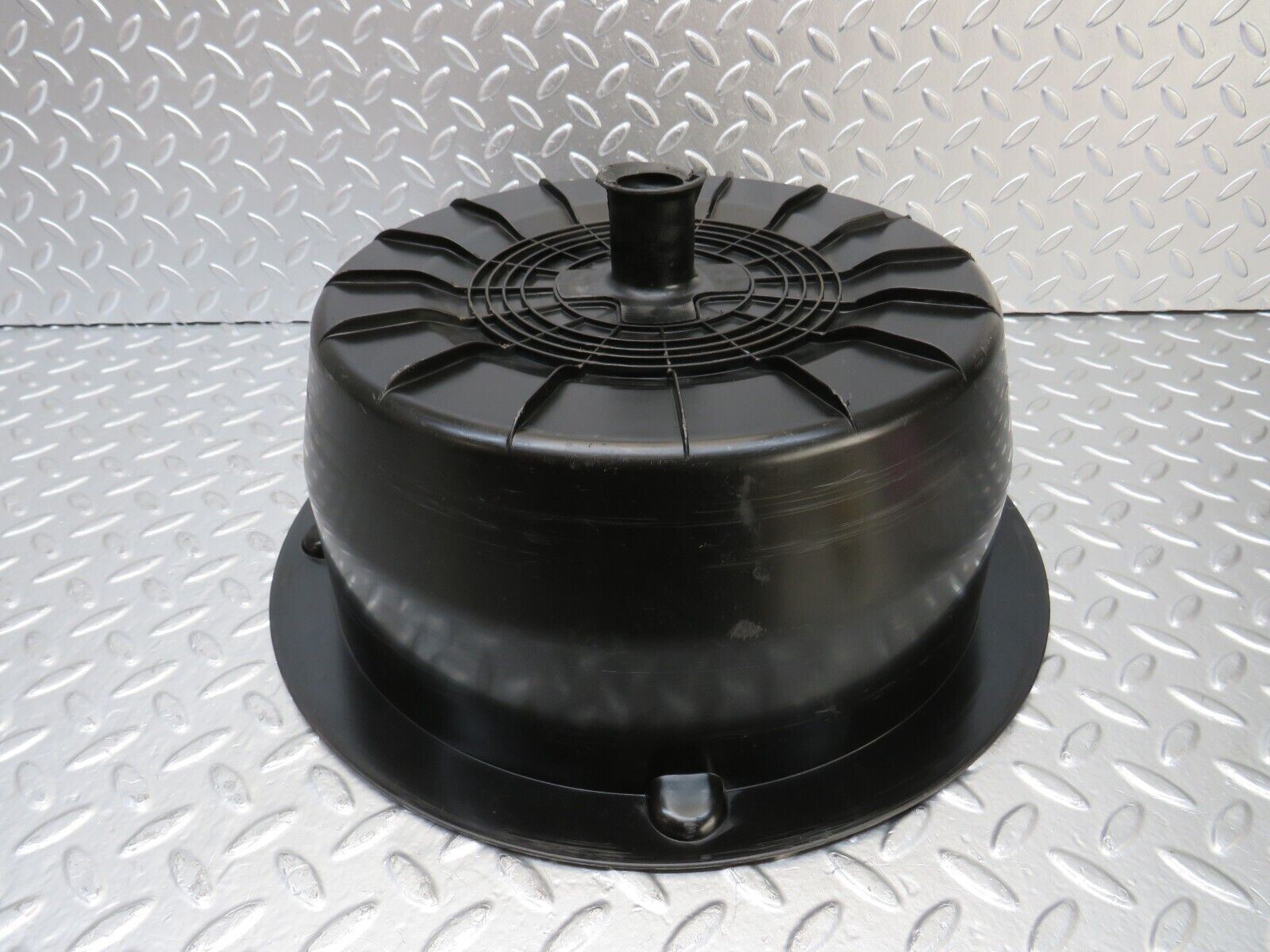 25218 Mercedes-Benz W201 190D Spare Wheel Holder 2018900007