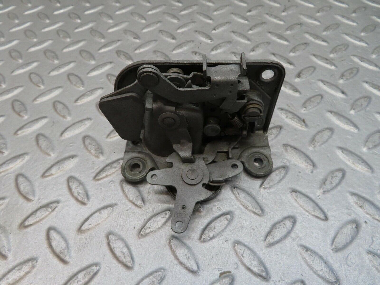 12350 Mercedes-Benz W108 280SE 3.5 Front Left Door Lock Mechanism