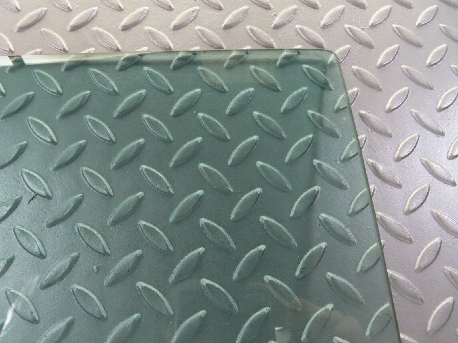 7887 Mercedes-Benz W115 220D Rear Right Door Window Glass