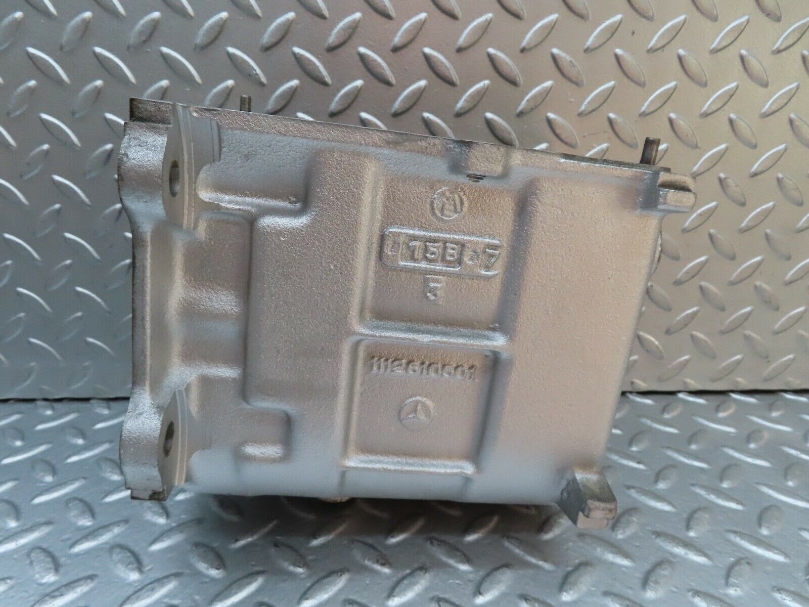 18518 Mercedes-Benz W111 Manual Gearbox Main Housing 1112610501