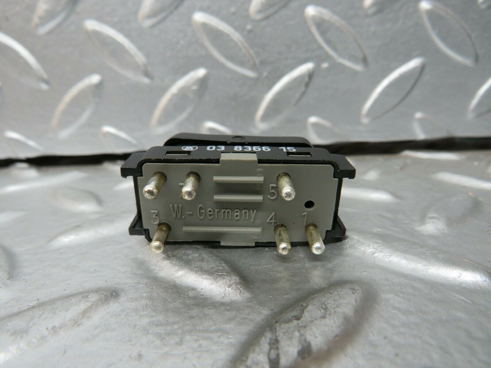 24291 Mercedes-Benz S124 220TE Wagon Tailgate Window Washer Switch 1248210051