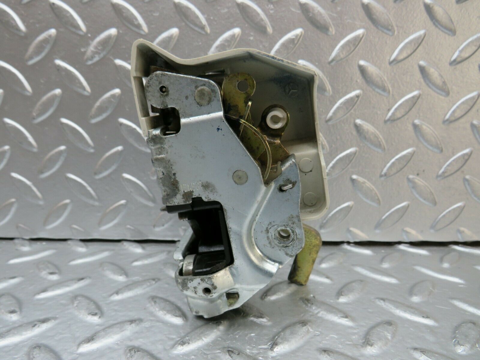 24199 Mercedes-Benz S124 220TE Wagon Rear Left Door Lock Mechanism