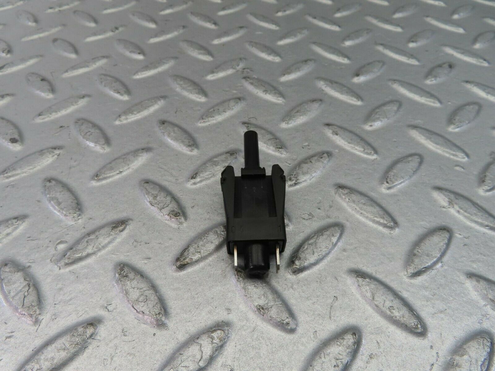 10405 Mercedes-Benz W201 190E Door Contact Switch 0015458714