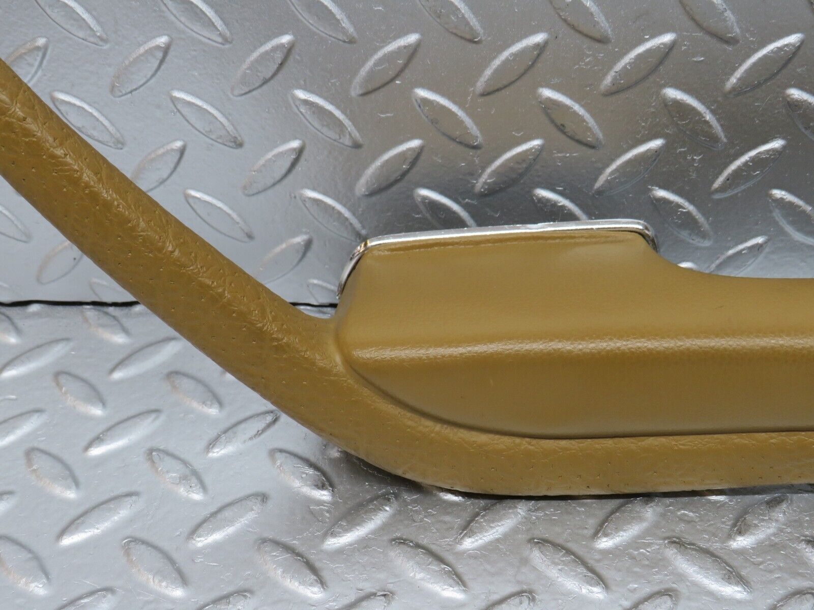 0652 Mercedes-Benz C107 350SLC Coupe Interior Door Handle Right