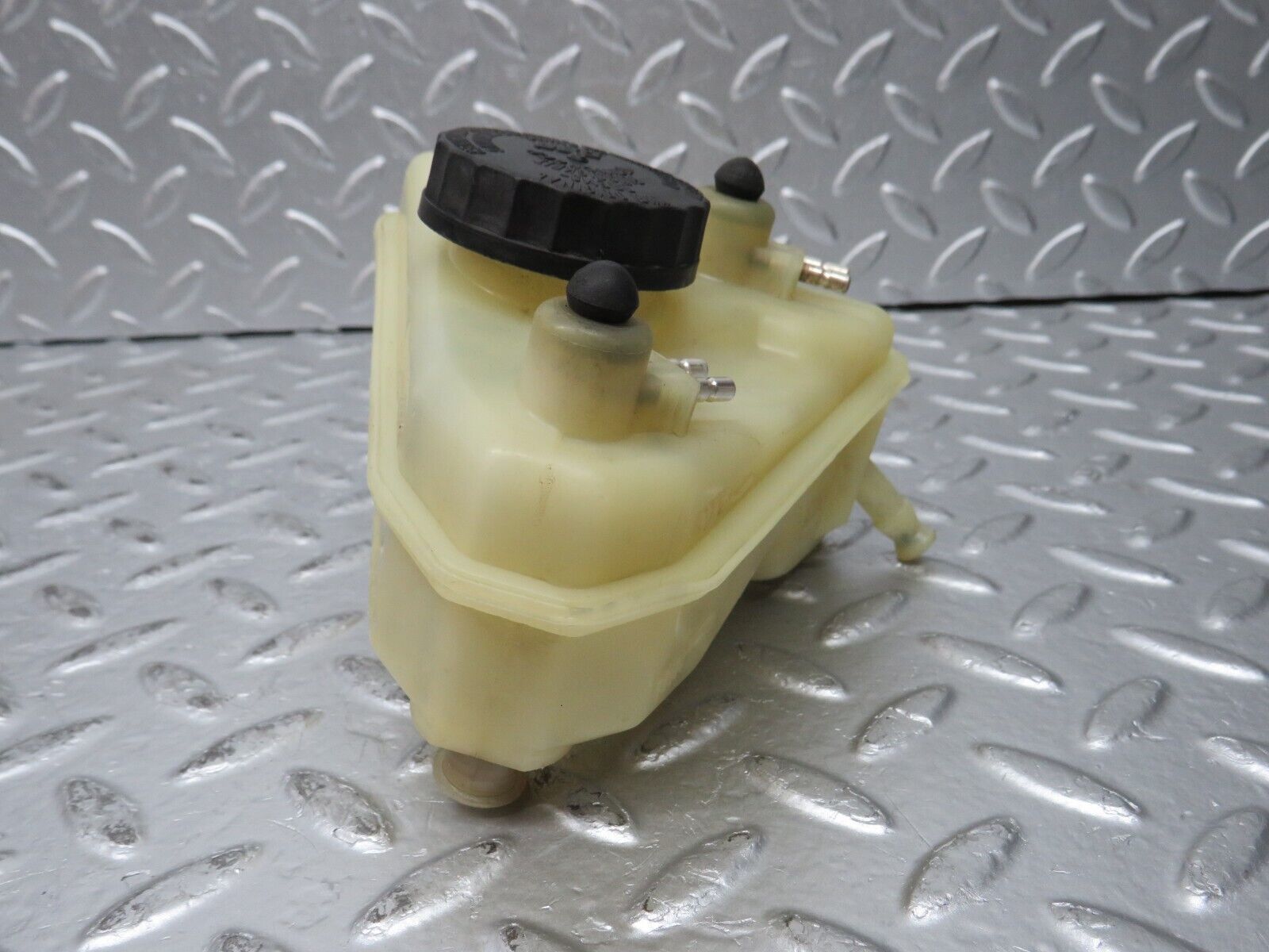 32041 Mercedes-Benz W123 230E Brake Fluid Reservoir Tank DBA