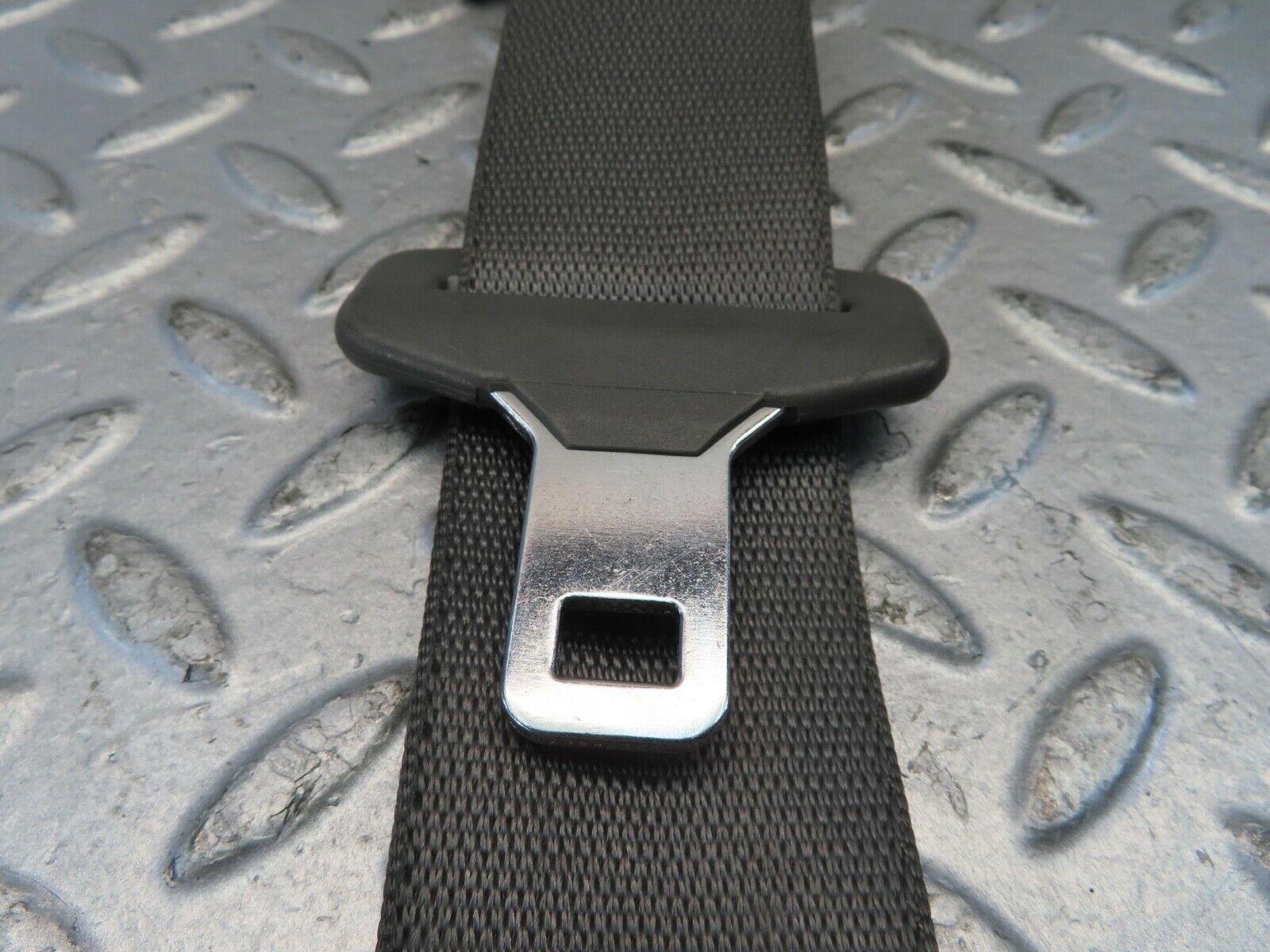 11214 Mercedes-Benz W221 S320 Rear Left Seat Belt 2218600385