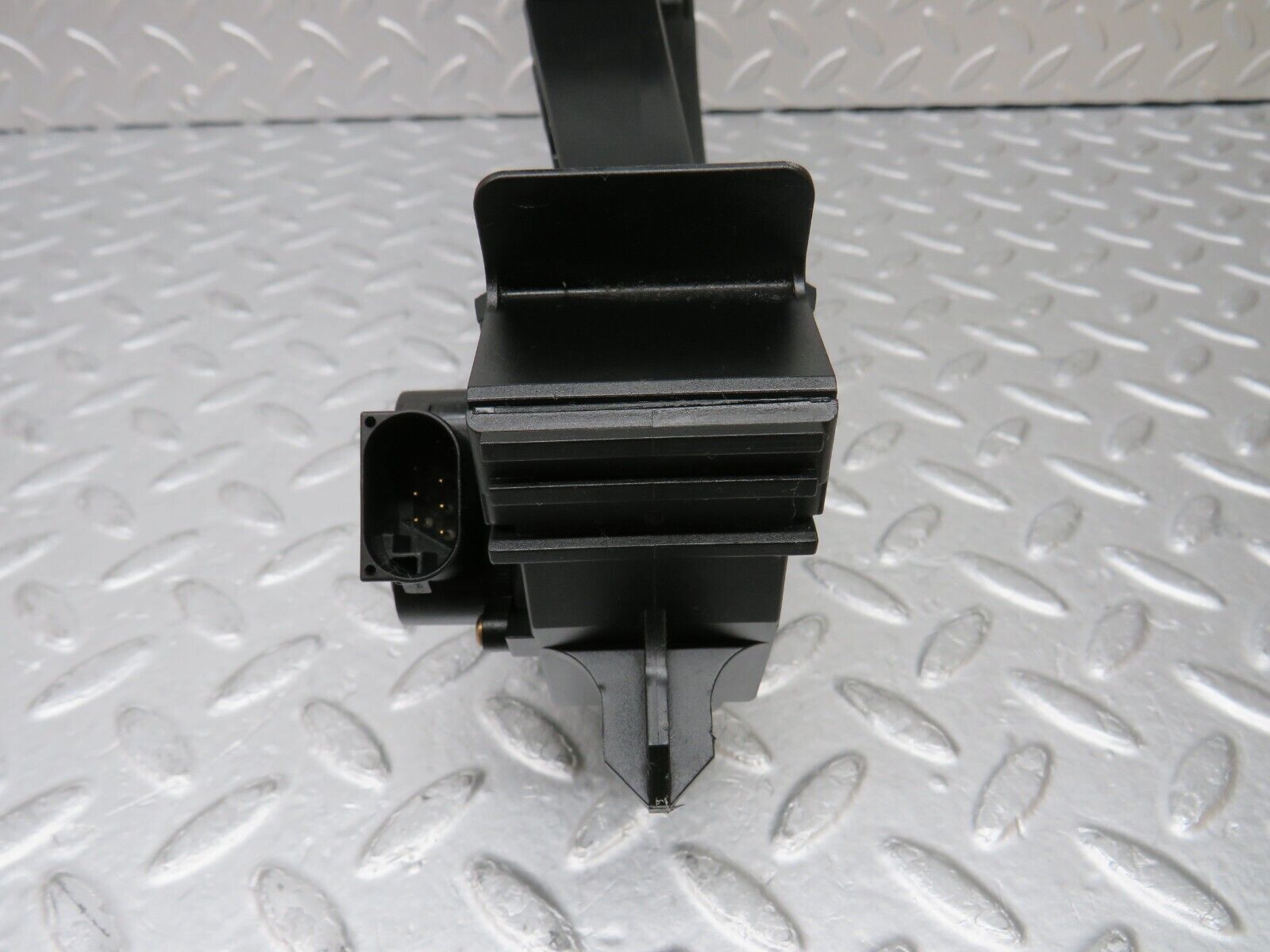 35219 Mercedes-Benz W221 Accelerator Pedal & Rubber 2203000104 2113010001