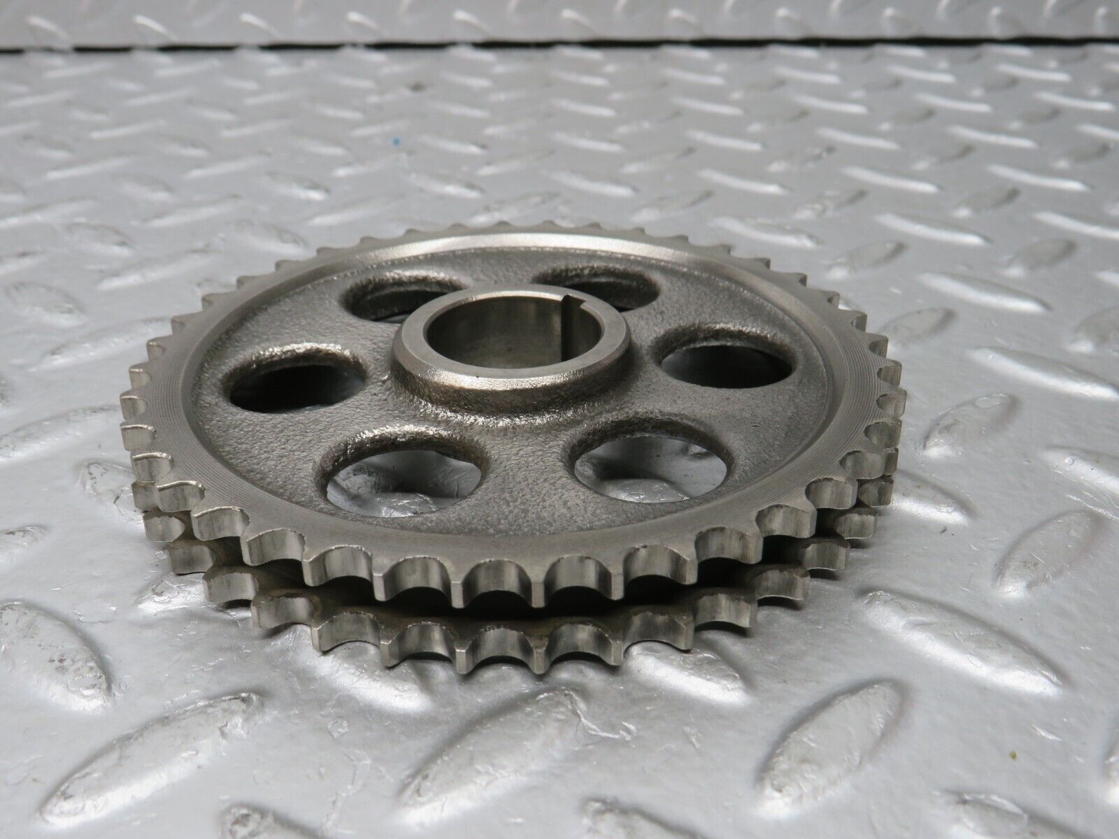 32917 Mercedes-Benz W123 300D Camshaft Timing Gear 1210520201