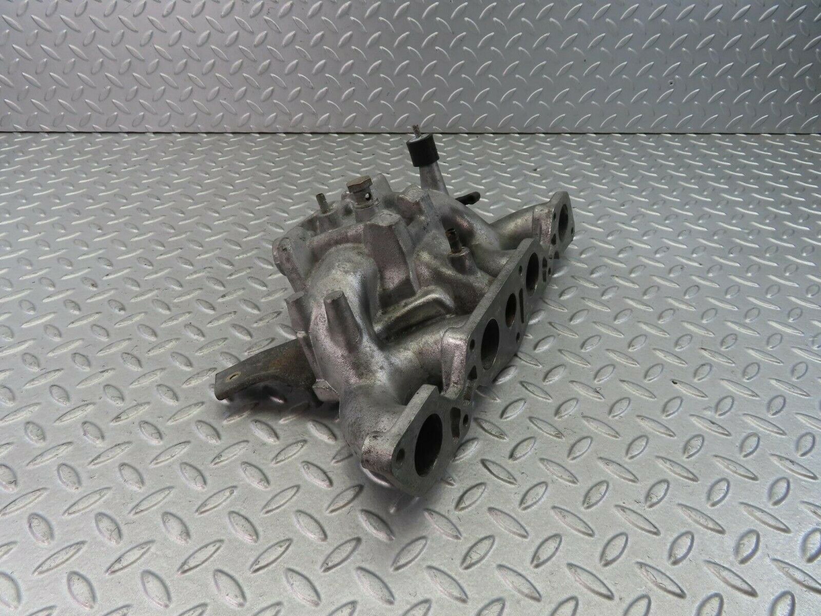 8677 Mercedes-Benz W123 Intake Manifold 1021411601