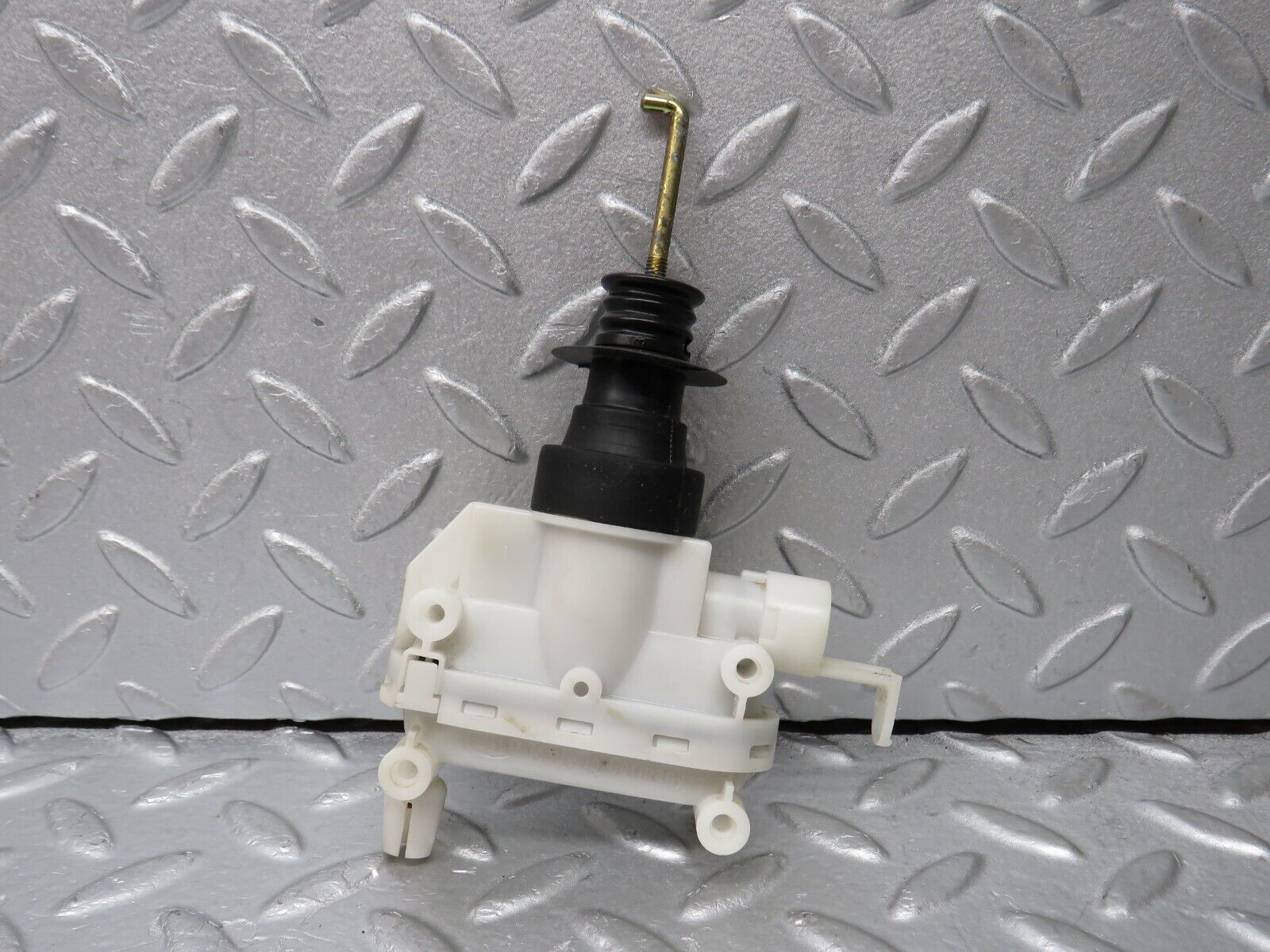 38350 Mercedes-Benz R129 280SL Coupe Door Lock Vacuum Actuator