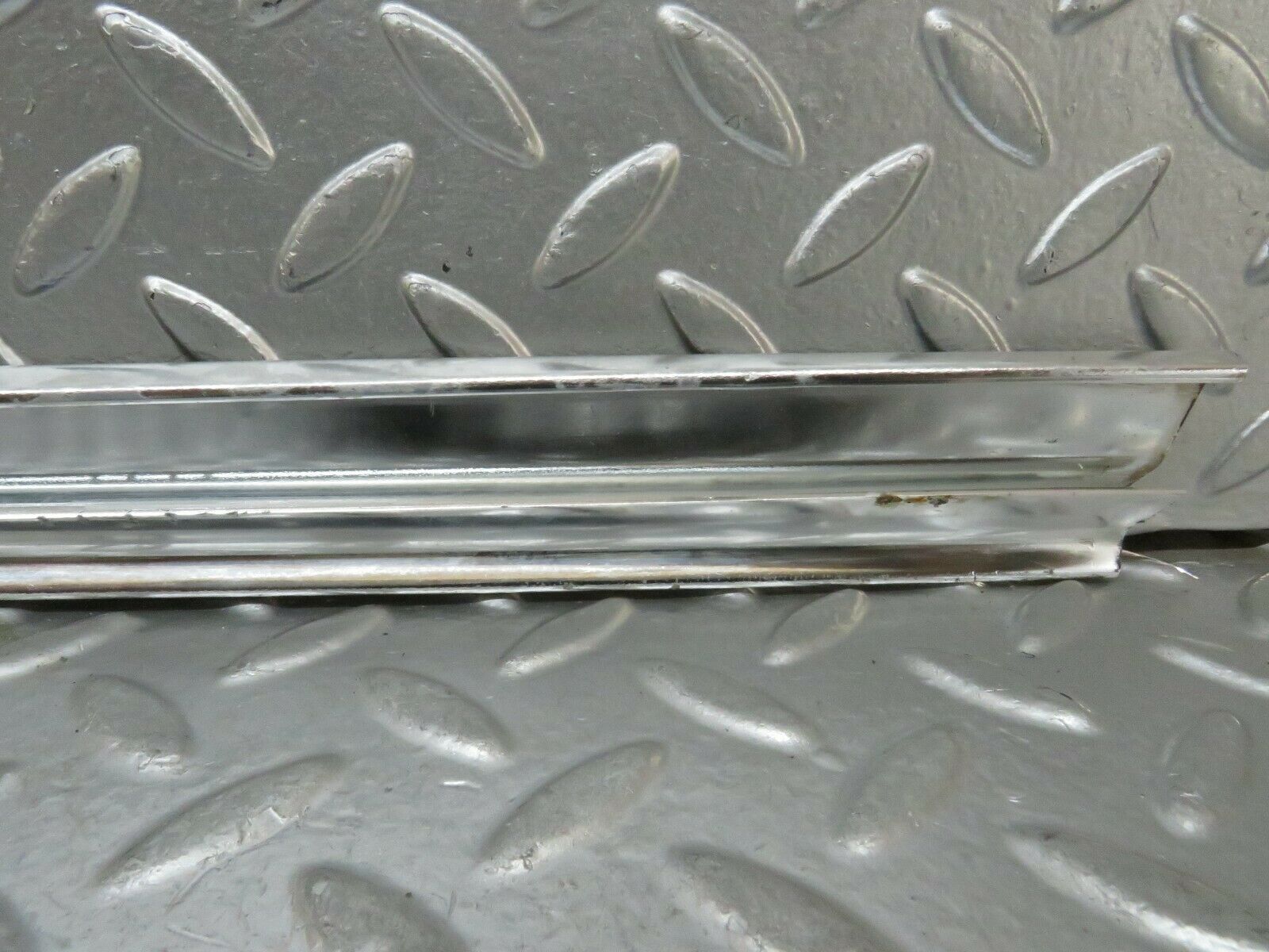 23818 Mercedes-Benz C107 450SLC Coupe Rear Left Window Chrome