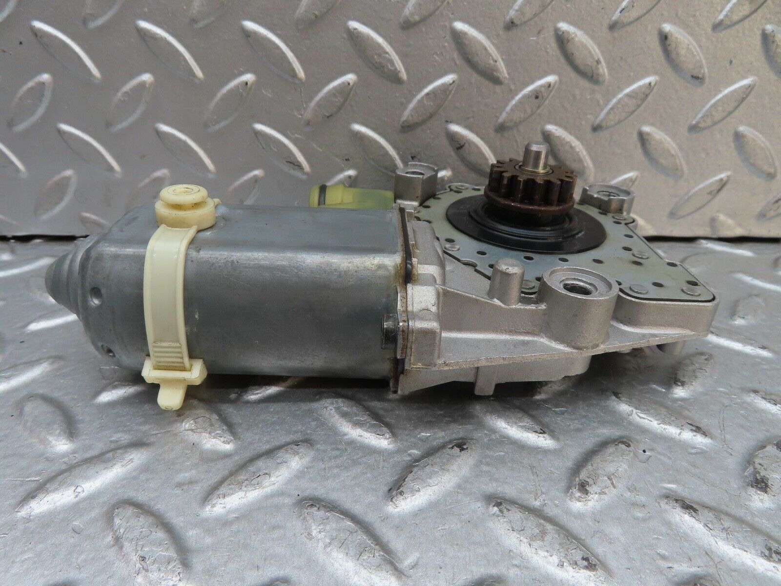 19360 Mercedes-Benz C140 CL420 Coupe Left Window Regulator Motor 1407202146