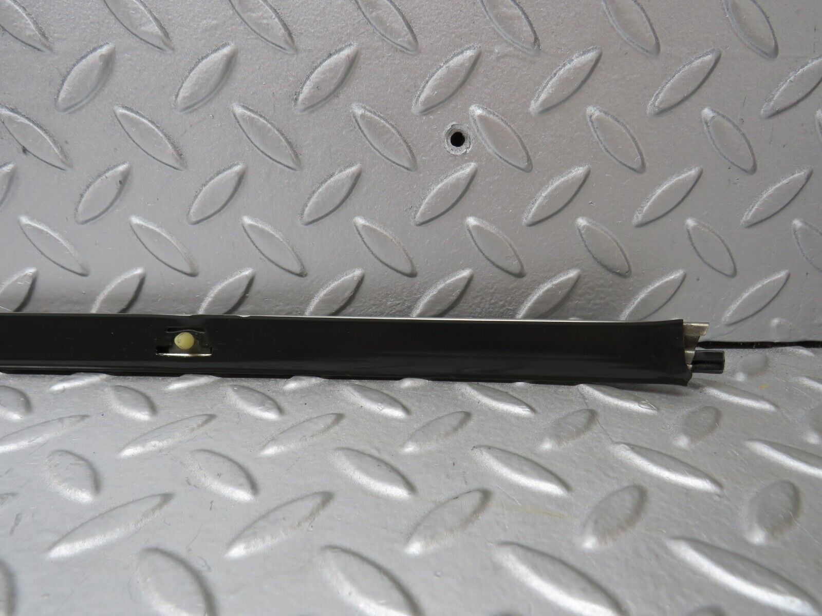 37432 Mercedes-Benz W109 300SEL Rear Right Fender Wing Centre Moulding Trim