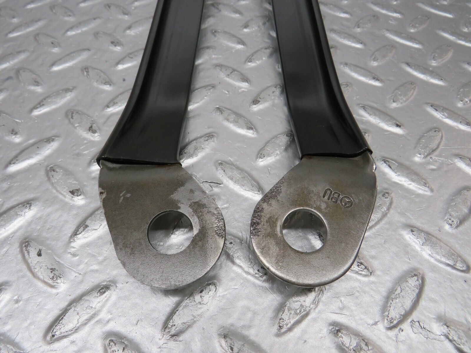 34531 Mercedes-Benz C126 380SEC Coupe Seat Belt Runner Pair