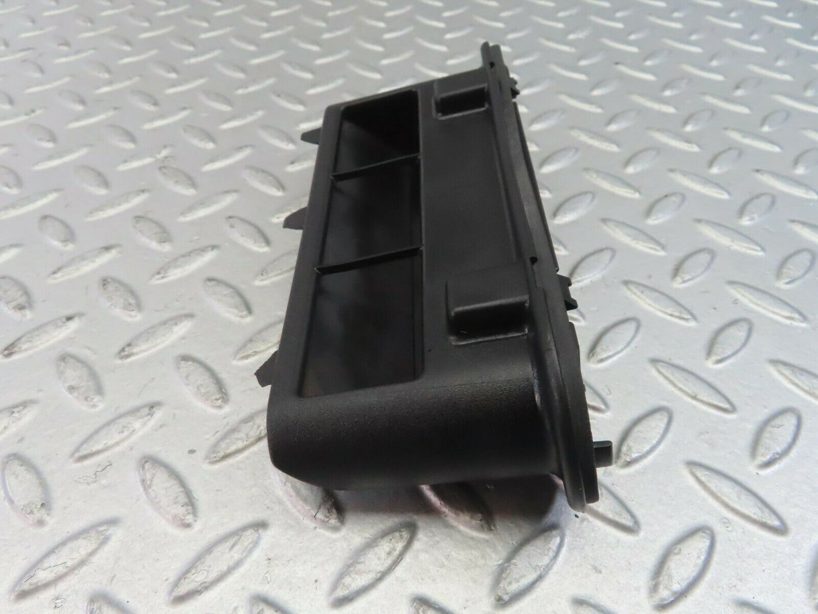 10371 Mercedes-Benz W201 190E Trunk Breather Ventilation Valve 2018300242