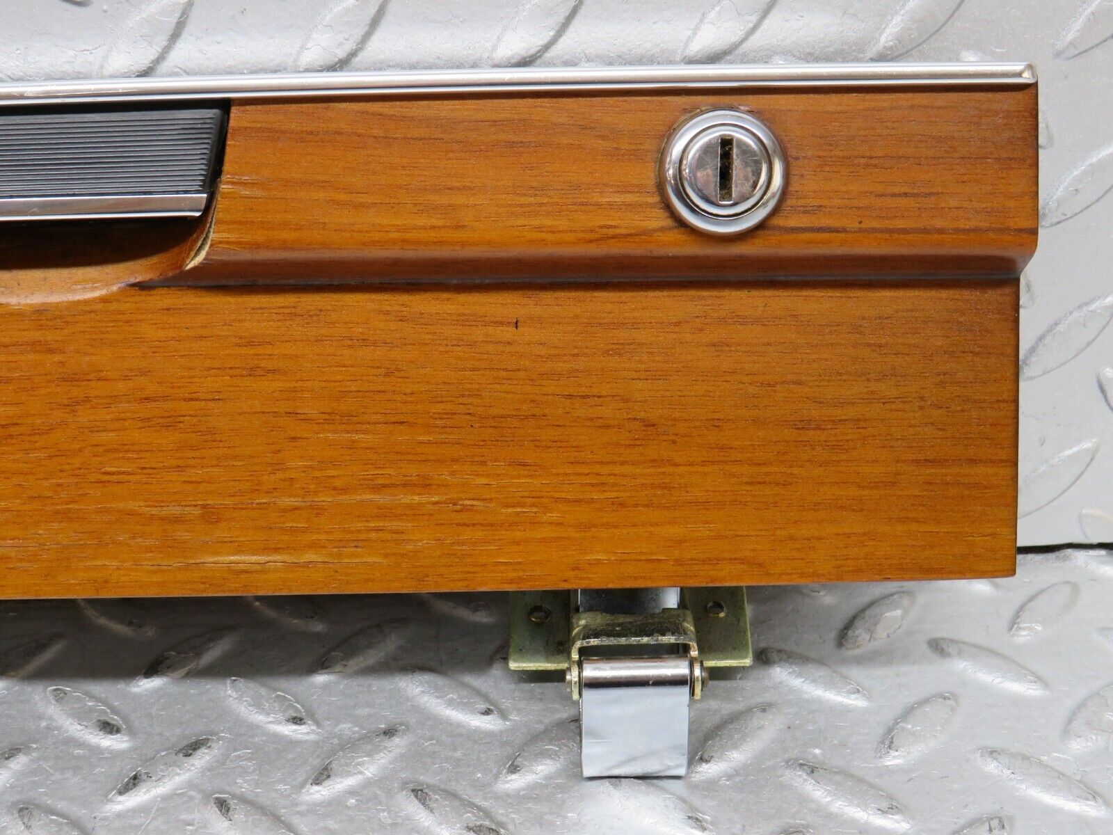 37414 Mercedes-Benz W109 300SEL Glove Box Door No Key