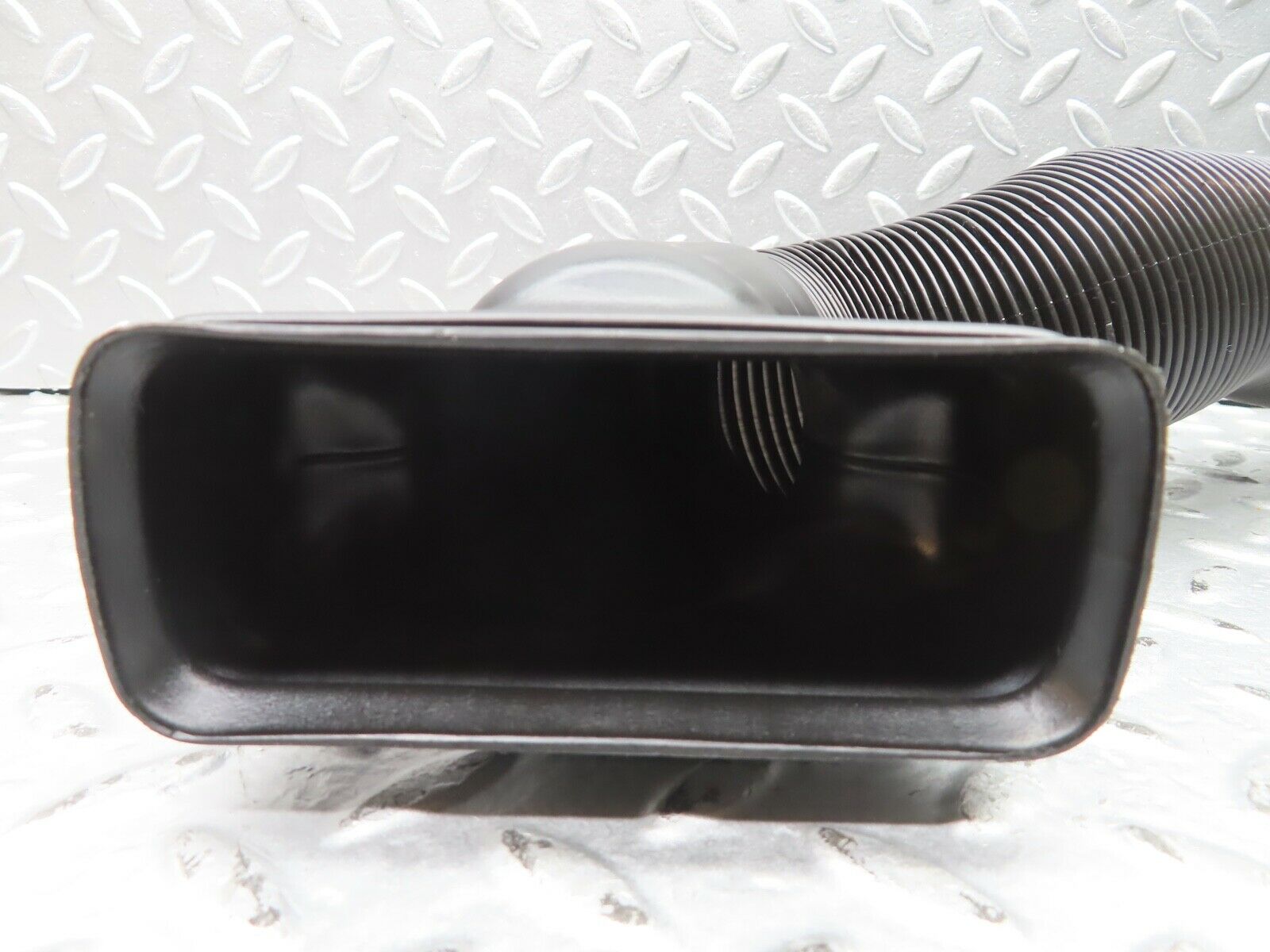 21562 Mercedes-Benz W126 300SE Air Duct Vent Right Side 1268311846