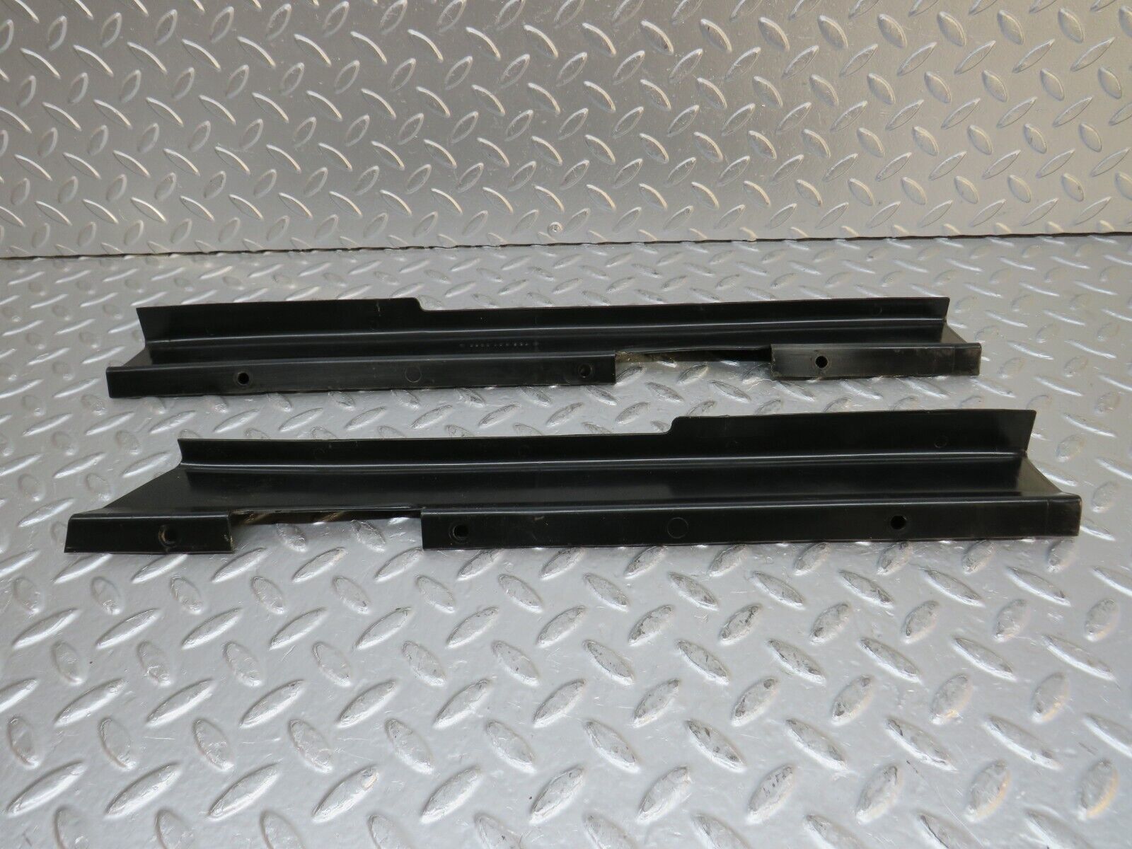 0463 Mercedes-Benz W123 230E Cable Channel Duct Front Pair 1238210936