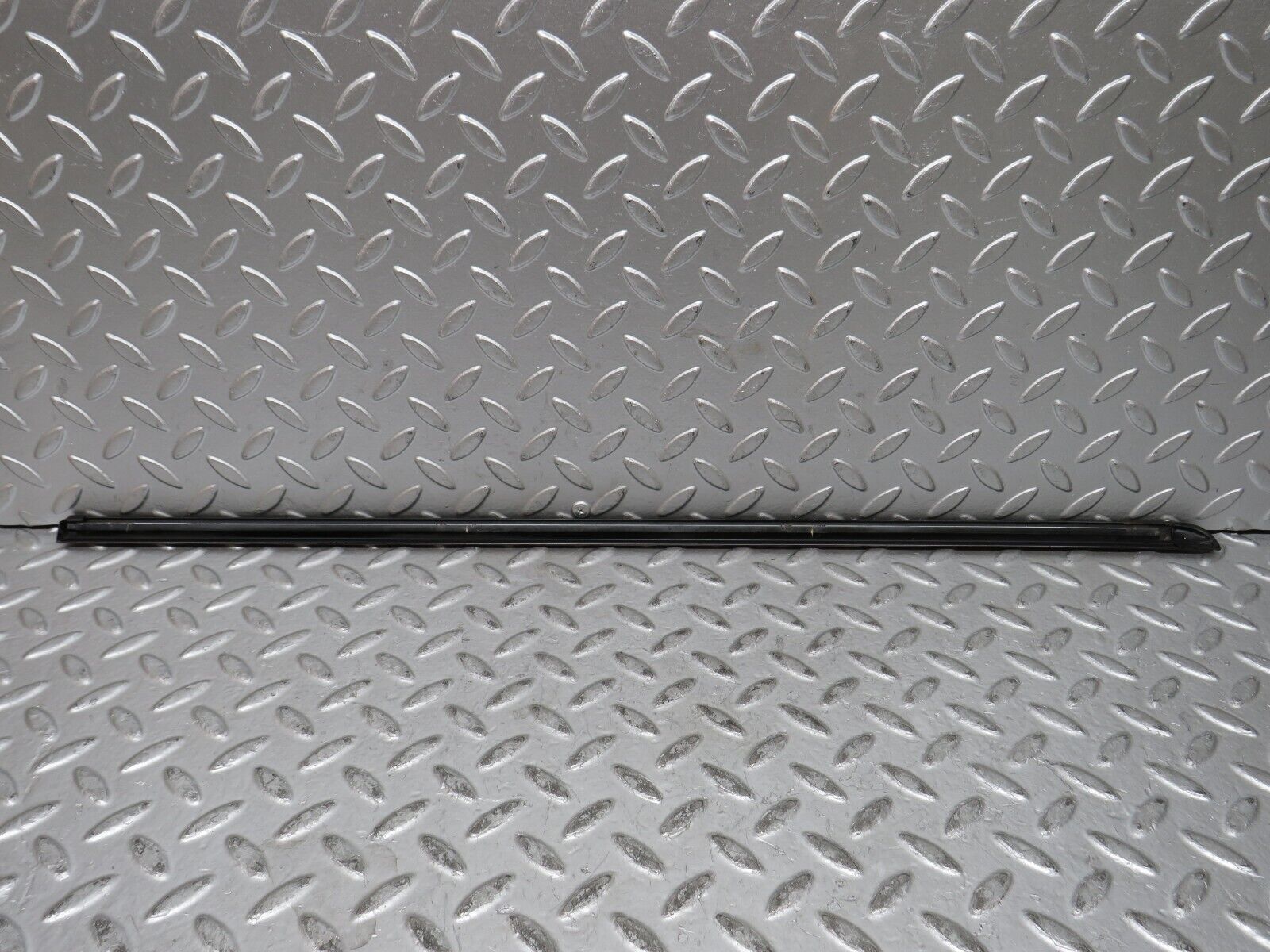 29003 Mercedes-Benz C124 320CE Coupe Rear Left Window Exterior Chrome Trim