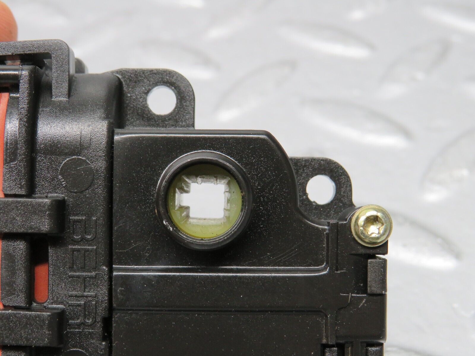 38595 Mercedes-Benz R129 280SL Coupe Heater Box Vacuum Actuator