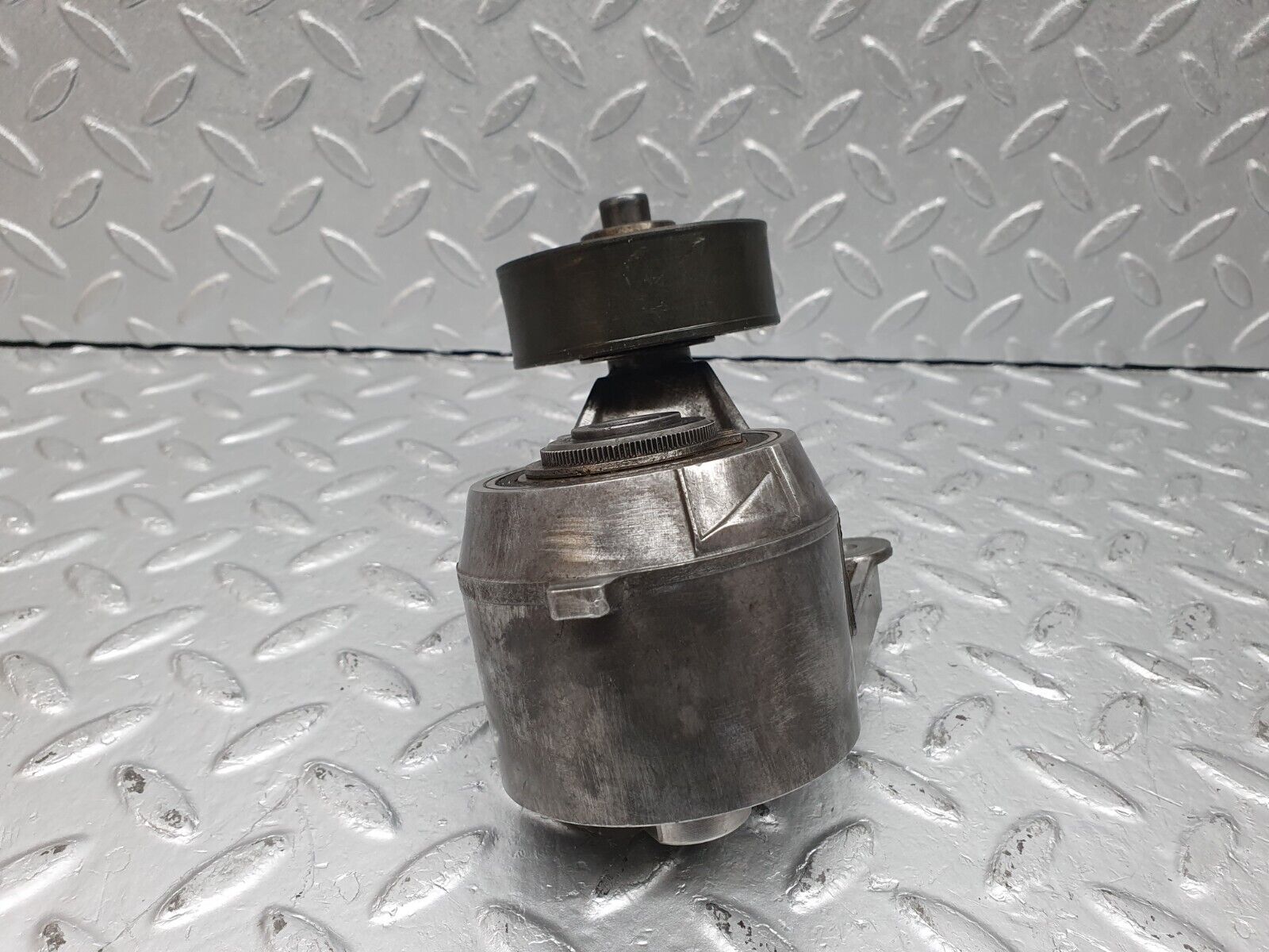 40998 Mercedes-Benz W126 300SE Belt Tensioner 1032021140