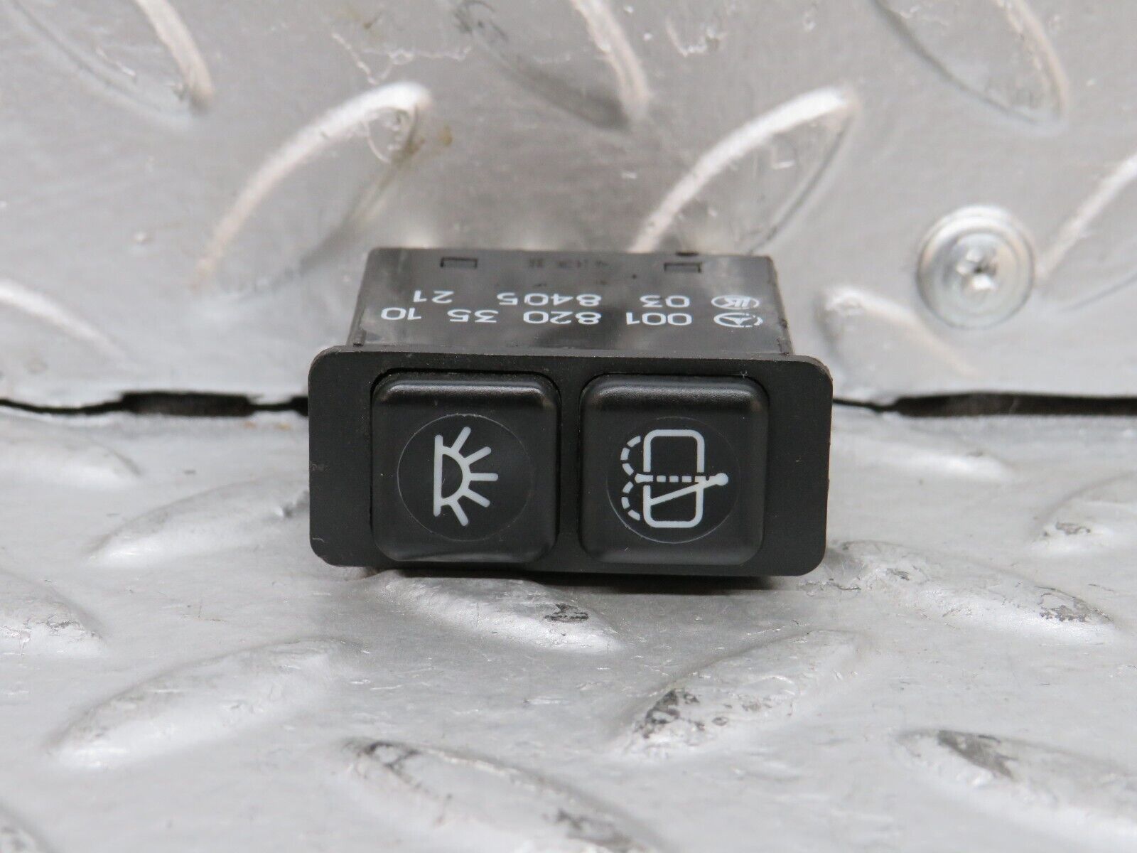 28323 Mercedes-Benz S123 240D Wagon Rear Wiper And Light Switch 0018203510