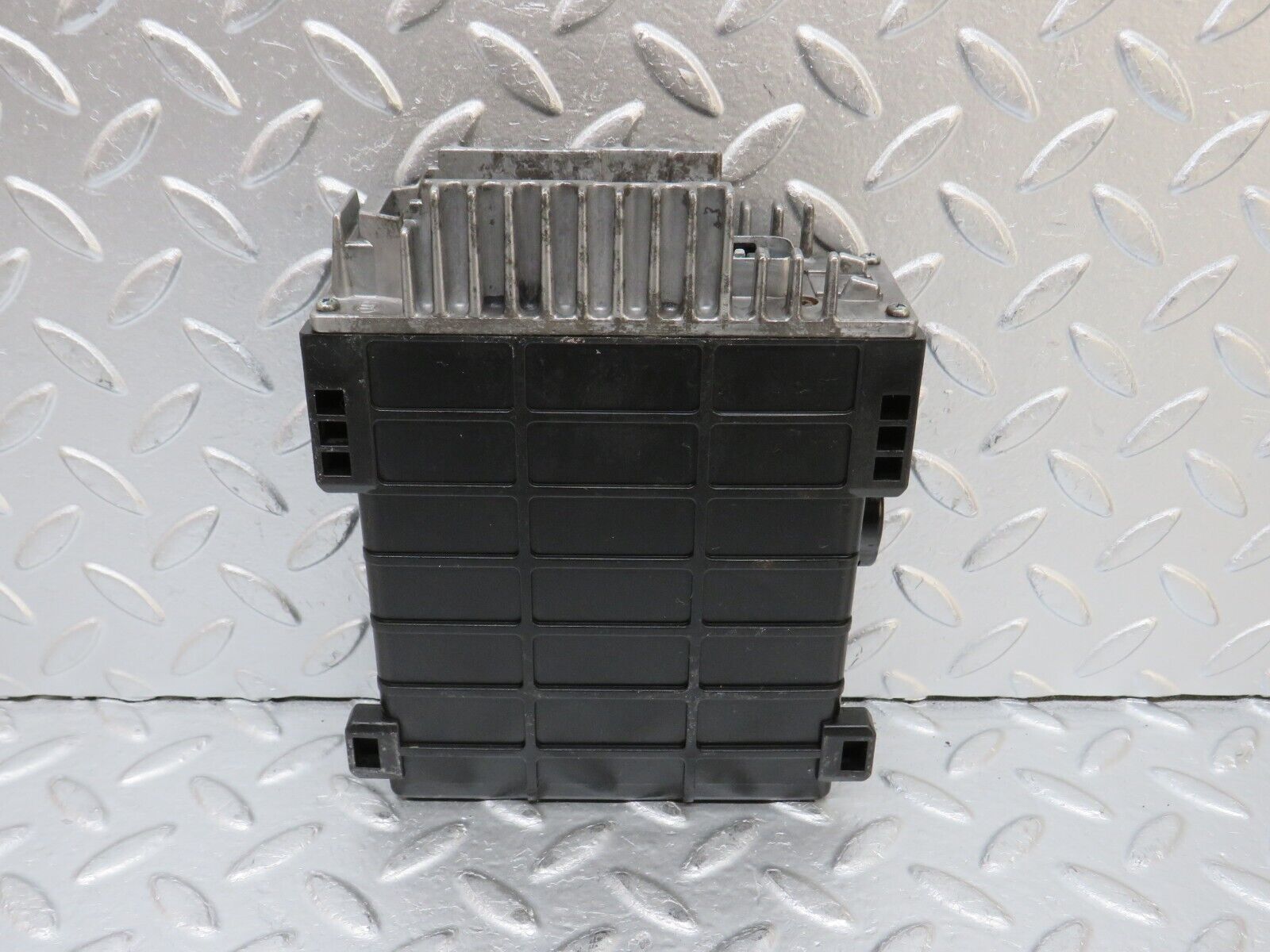 32739 Mercedes-Benz W124 Engine Control Unit Bosch 0280800206 0055455732