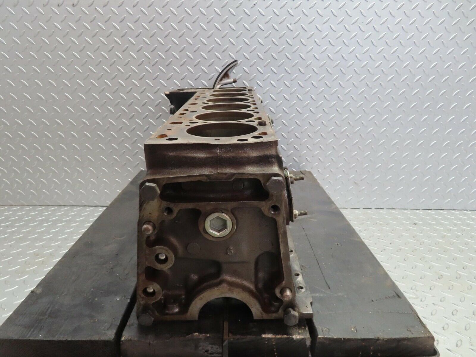 16144 Mercedes-Benz W123 280E Engine Block 1100111101 M110.988