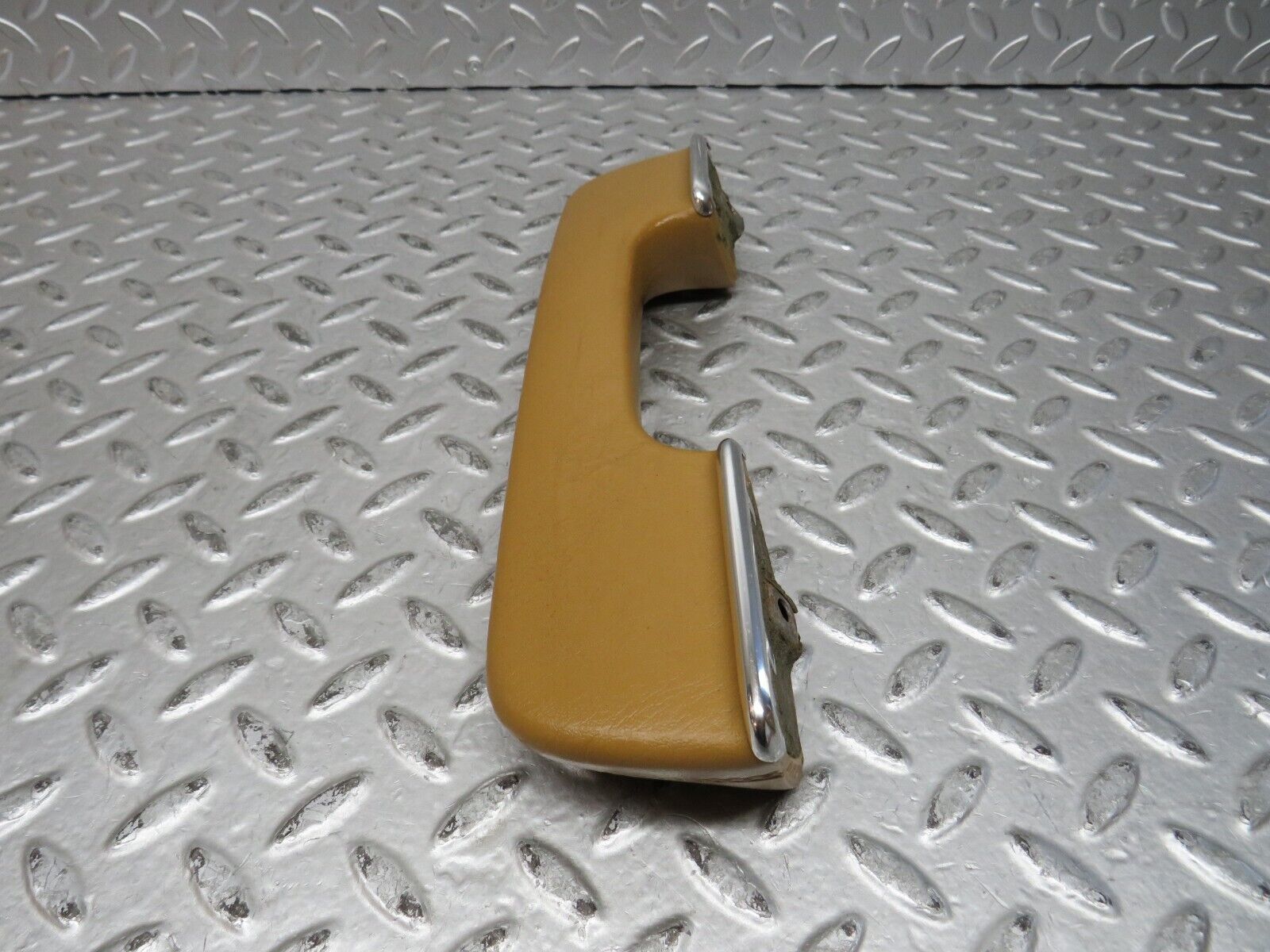 28603 Mercedes-Benz W123 230E Left Interior Door Handle Palomino 1239702001