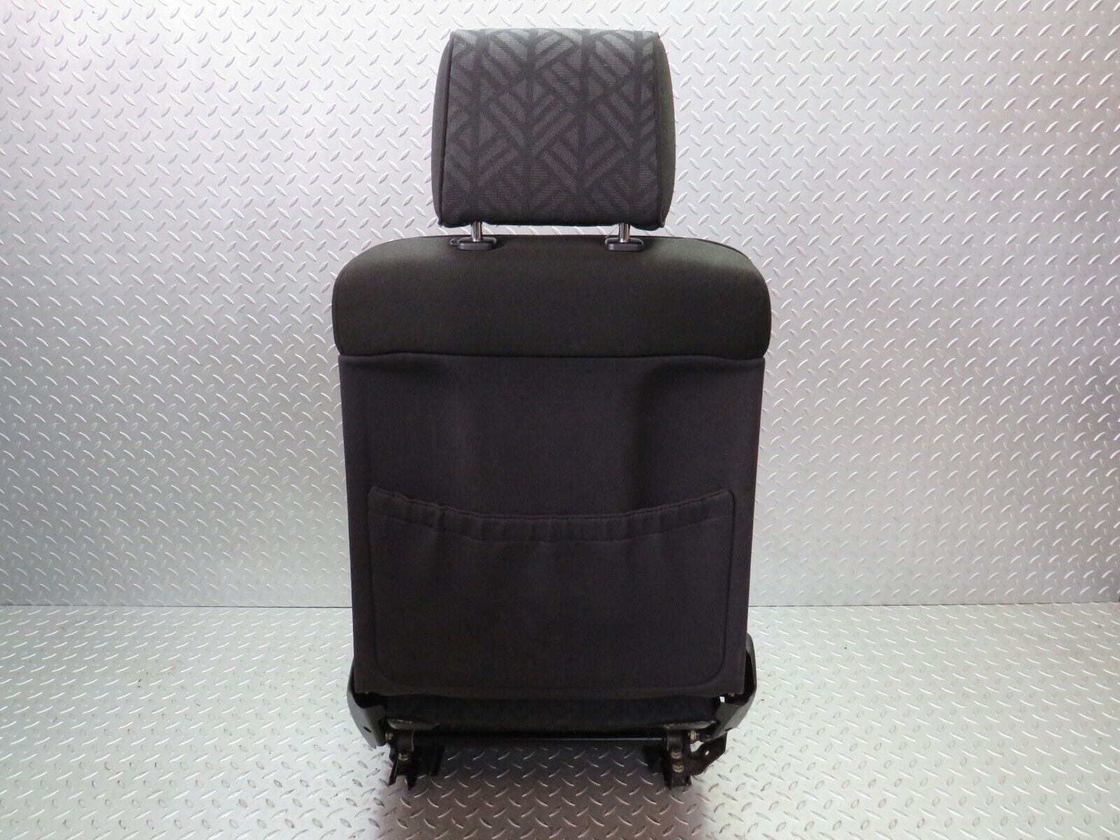 33348 Mercedes-Benz W202 C180 Front Left Passenger Seat 2029101450