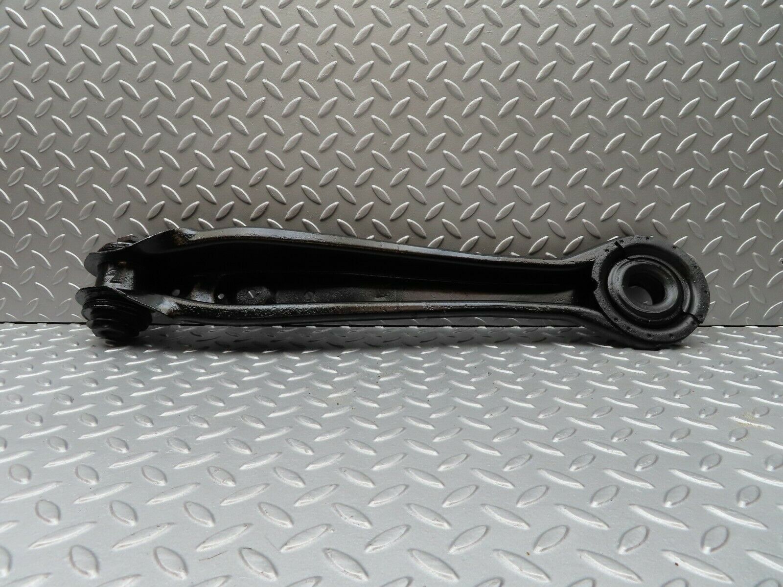 3564 Mercedes-Benz W108 280SE Rear Left Axle Spring Coil Mount