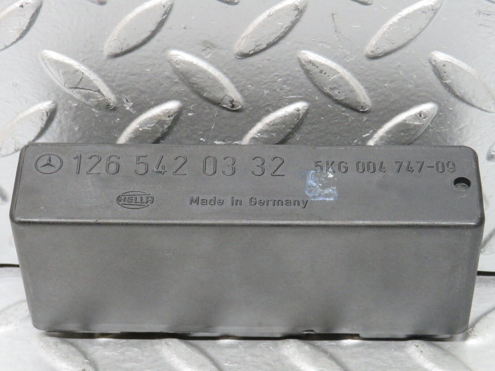 27540 Mercedes-Benz S124 300TE Wagon Headlight Control Unit Relay 1265420332