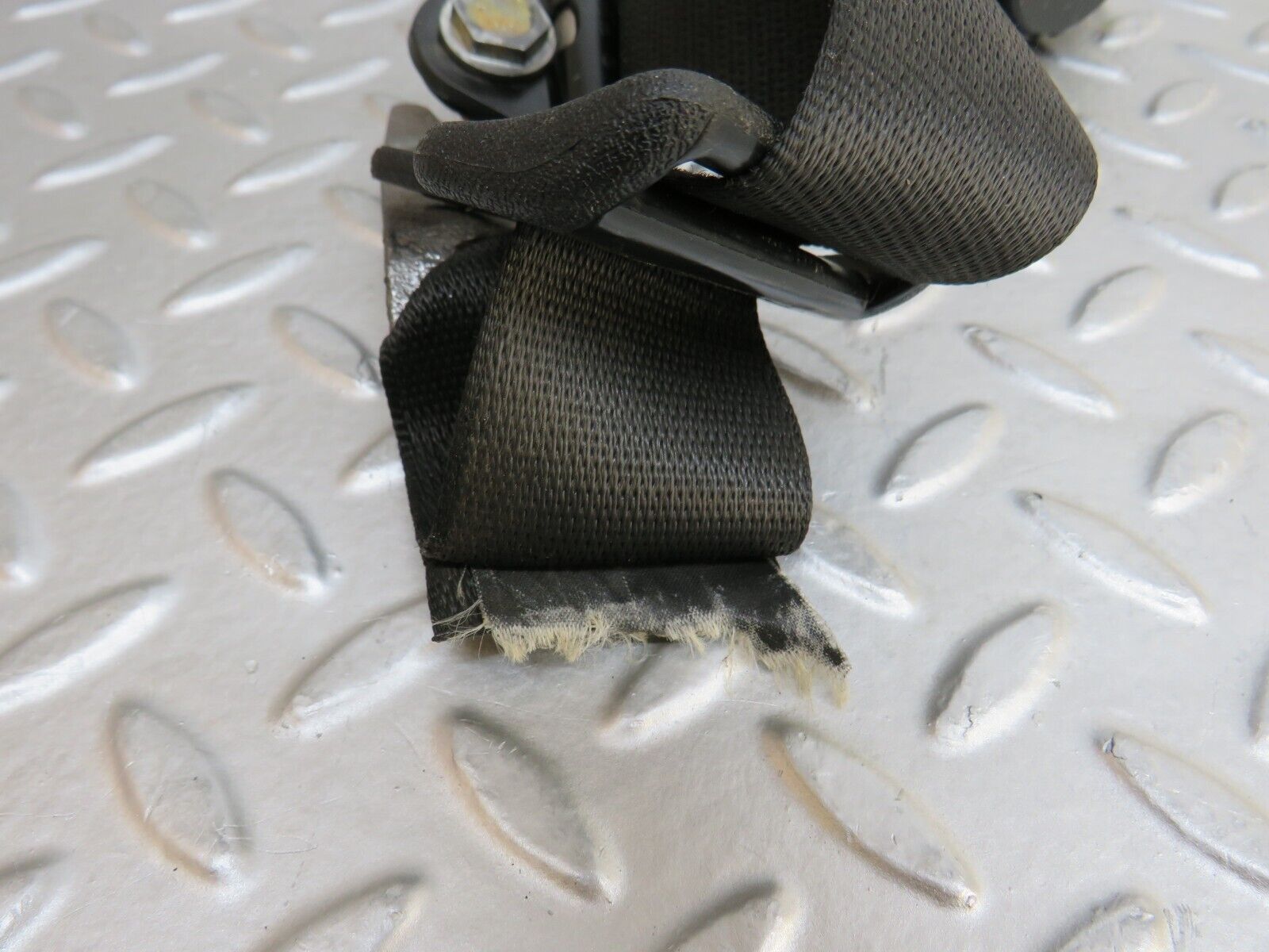 37161 Mercedes-Benz C126 420SEC Coupe Rear Right Seat Belt With Buckles 1268801695