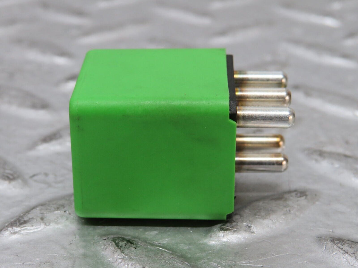 27551 MercedesBenz S124 300TE Wagon Headlight Wiper Relay 1268202026