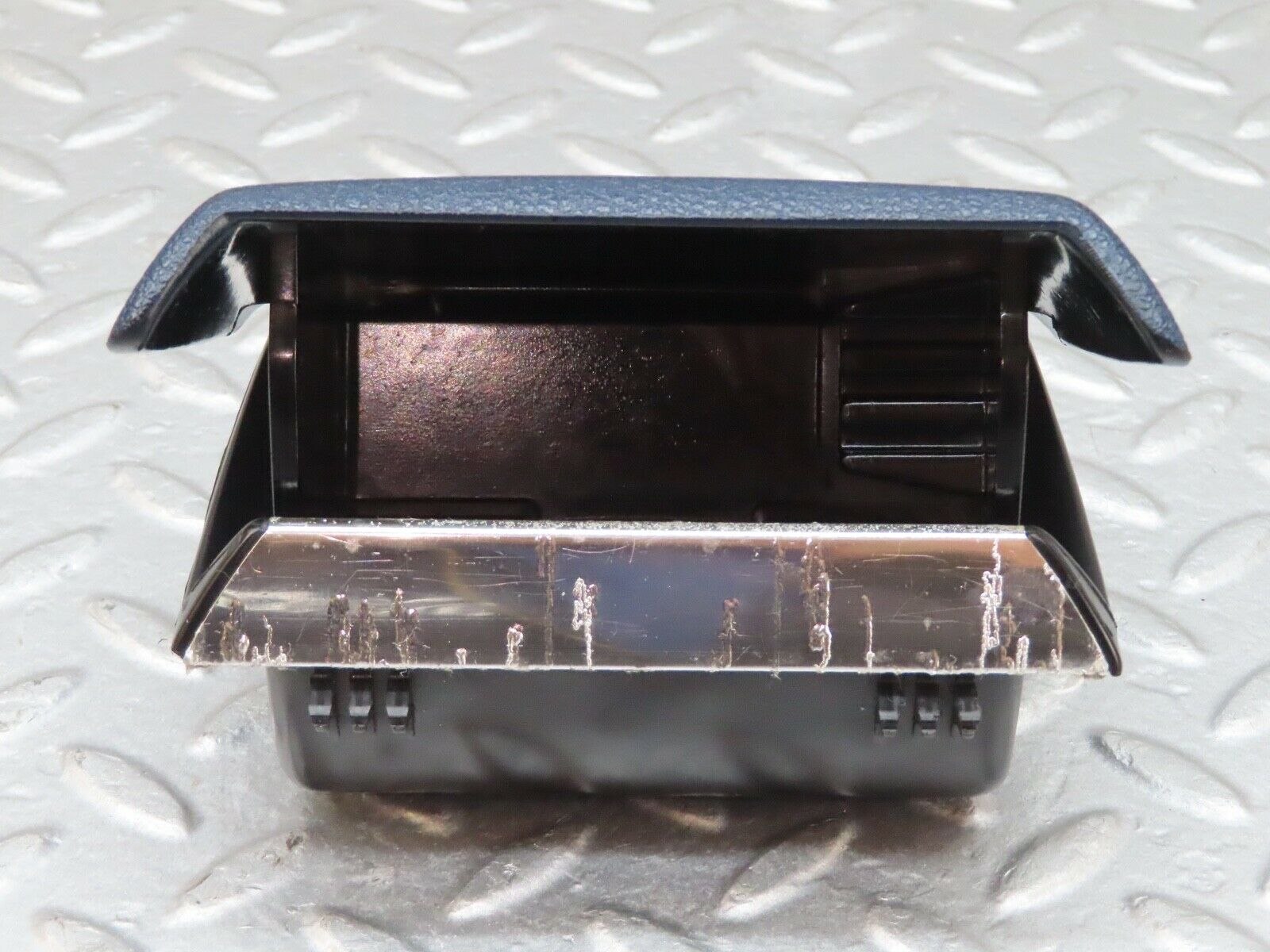 18104 Mercedes-Benz W123 200 Rear Door Ashtray