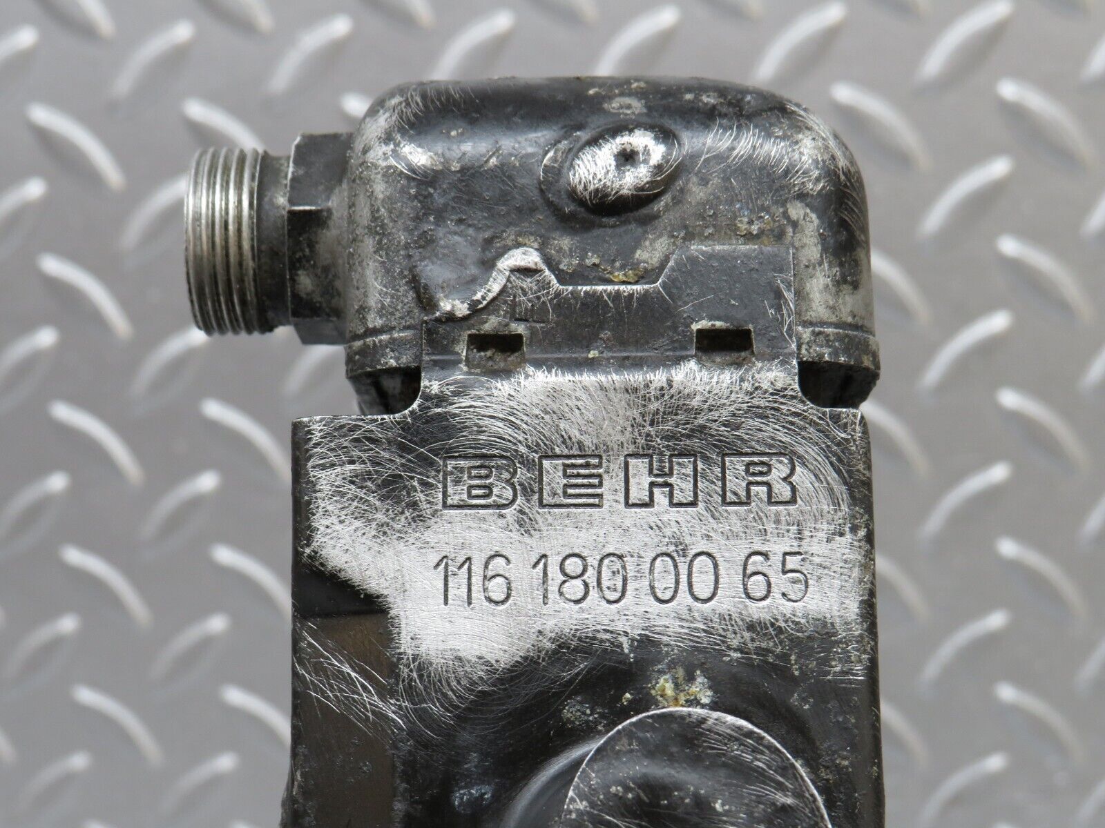 37406 Mercedes-Benz W109 300SEL Oil Cooler Radiator Behr 1161800065